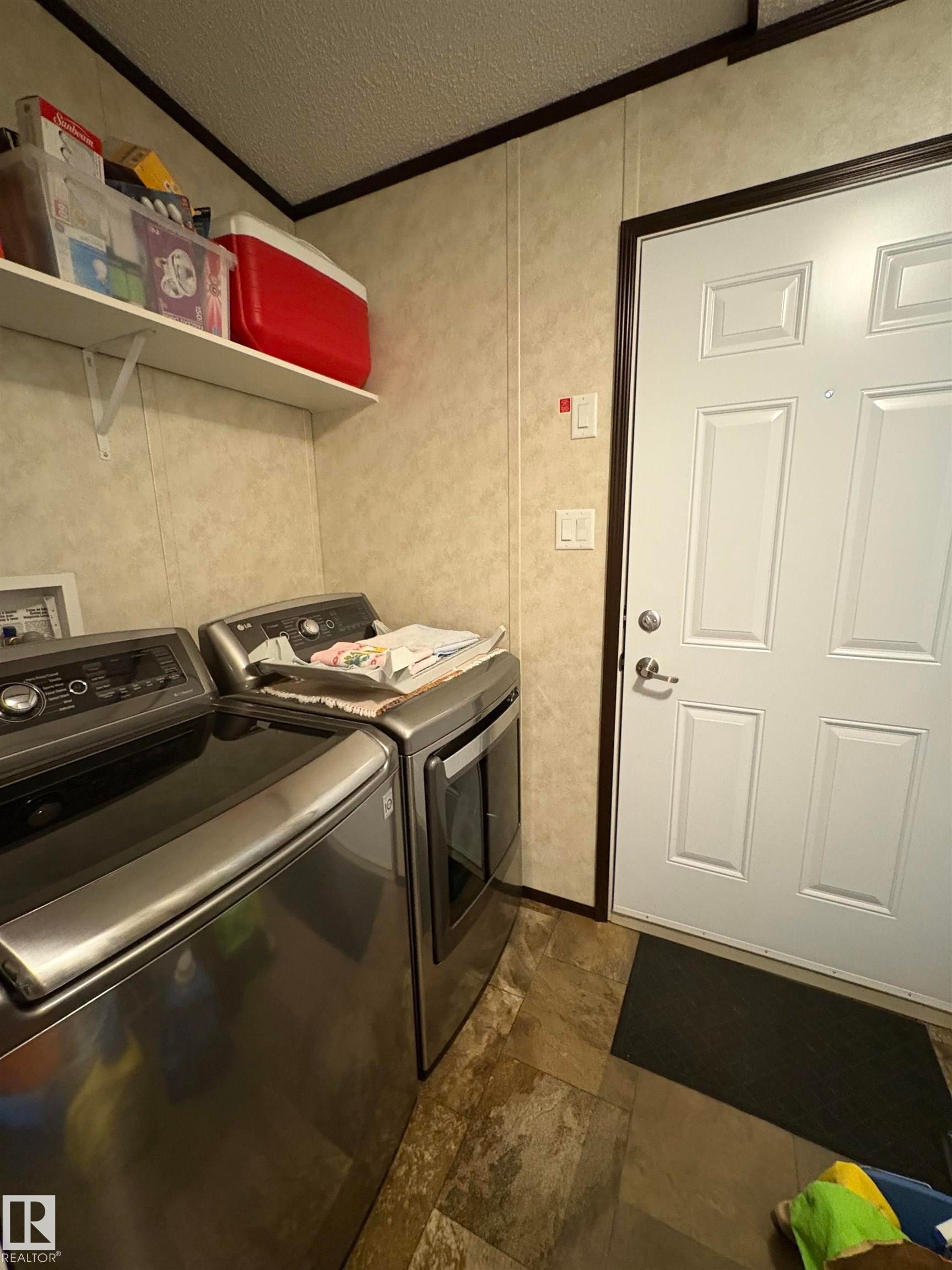 












419 Oak Ridge Crescent

,
Edmonton,




AB
T6P 0B3

