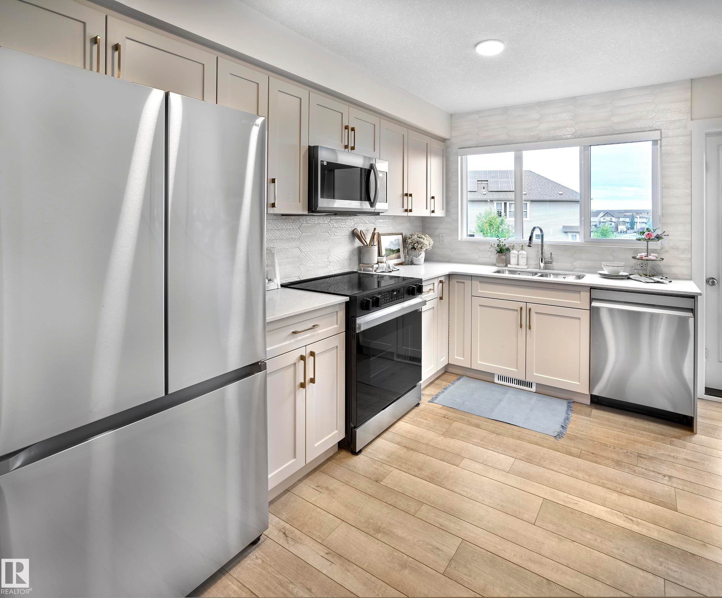 












37 1025 SECORD Promenade

,
Edmonton,




AB
T5T 4A4

