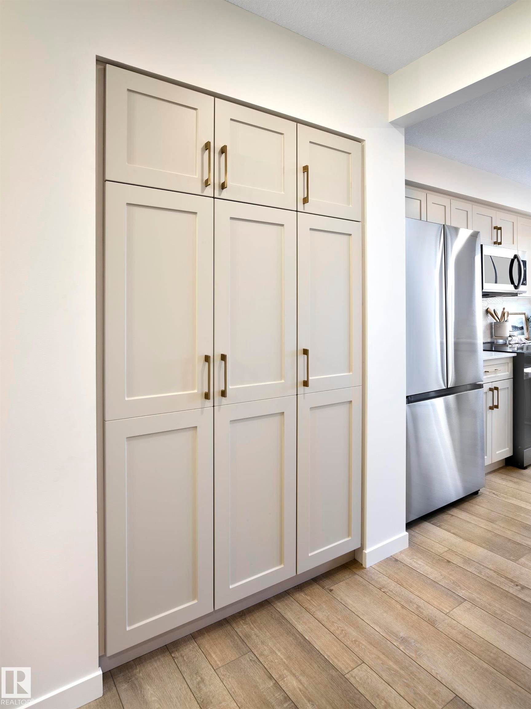 












37 1025 SECORD Promenade

,
Edmonton,




AB
T5T 4A4

