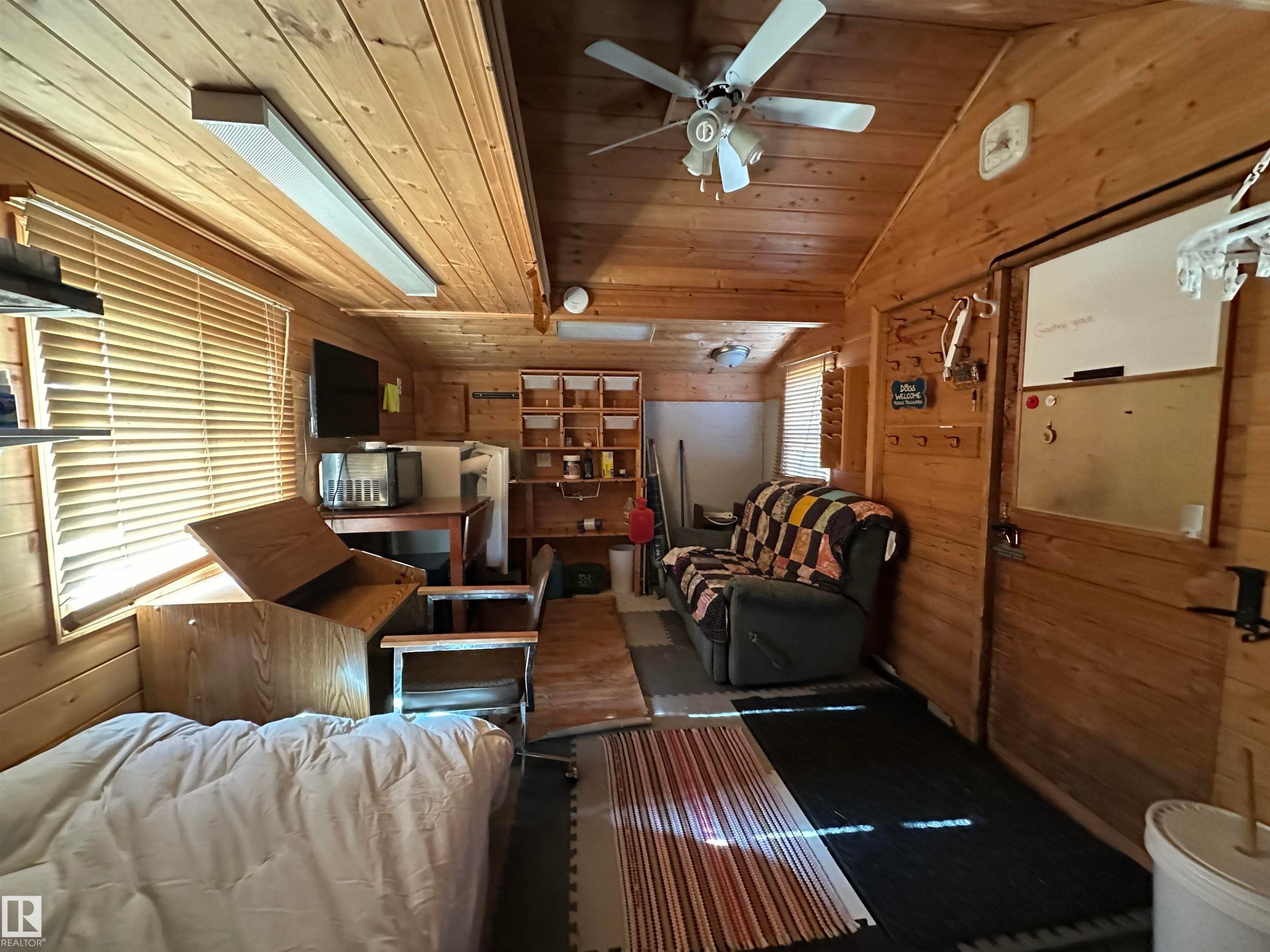 












51101 Range Road 63

,
Rural Parkland County,







AB
T0E 2H0

