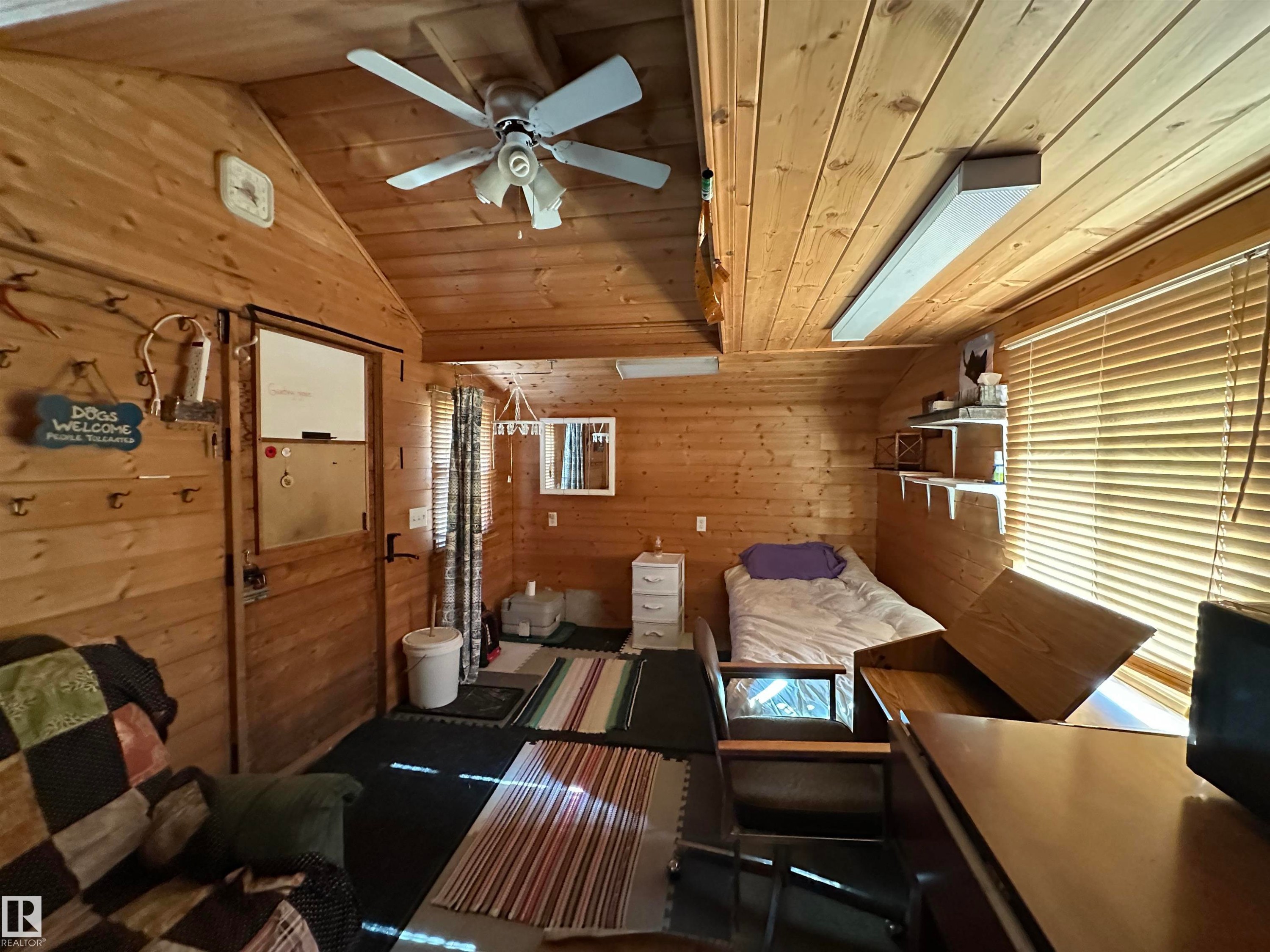 












51101 Range Road 63

,
Rural Parkland County,







AB
T0E 2H0

