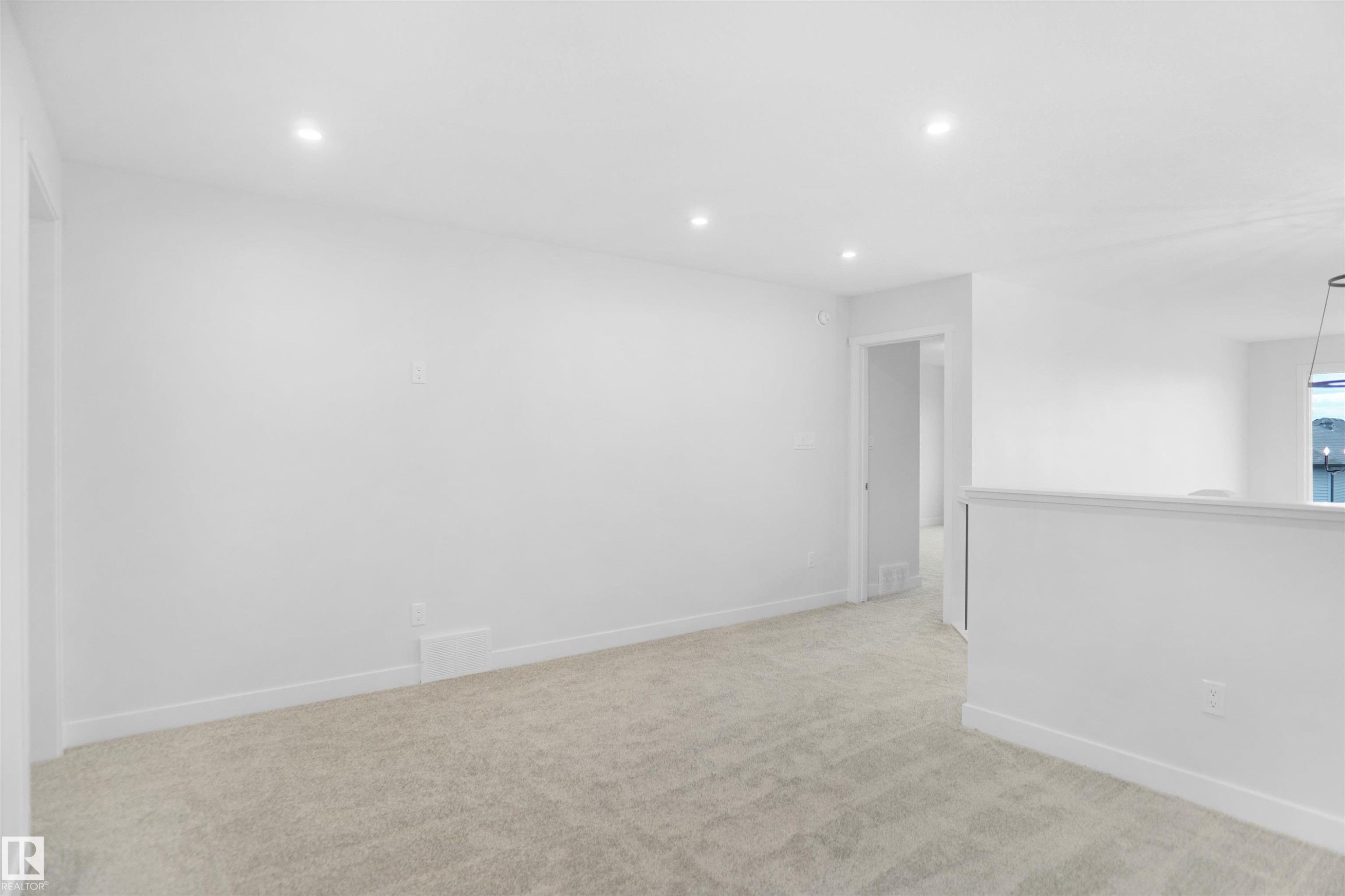 












133 SUNLAND Way

,
Sherwood Park,




AB
T8H 2Y7

