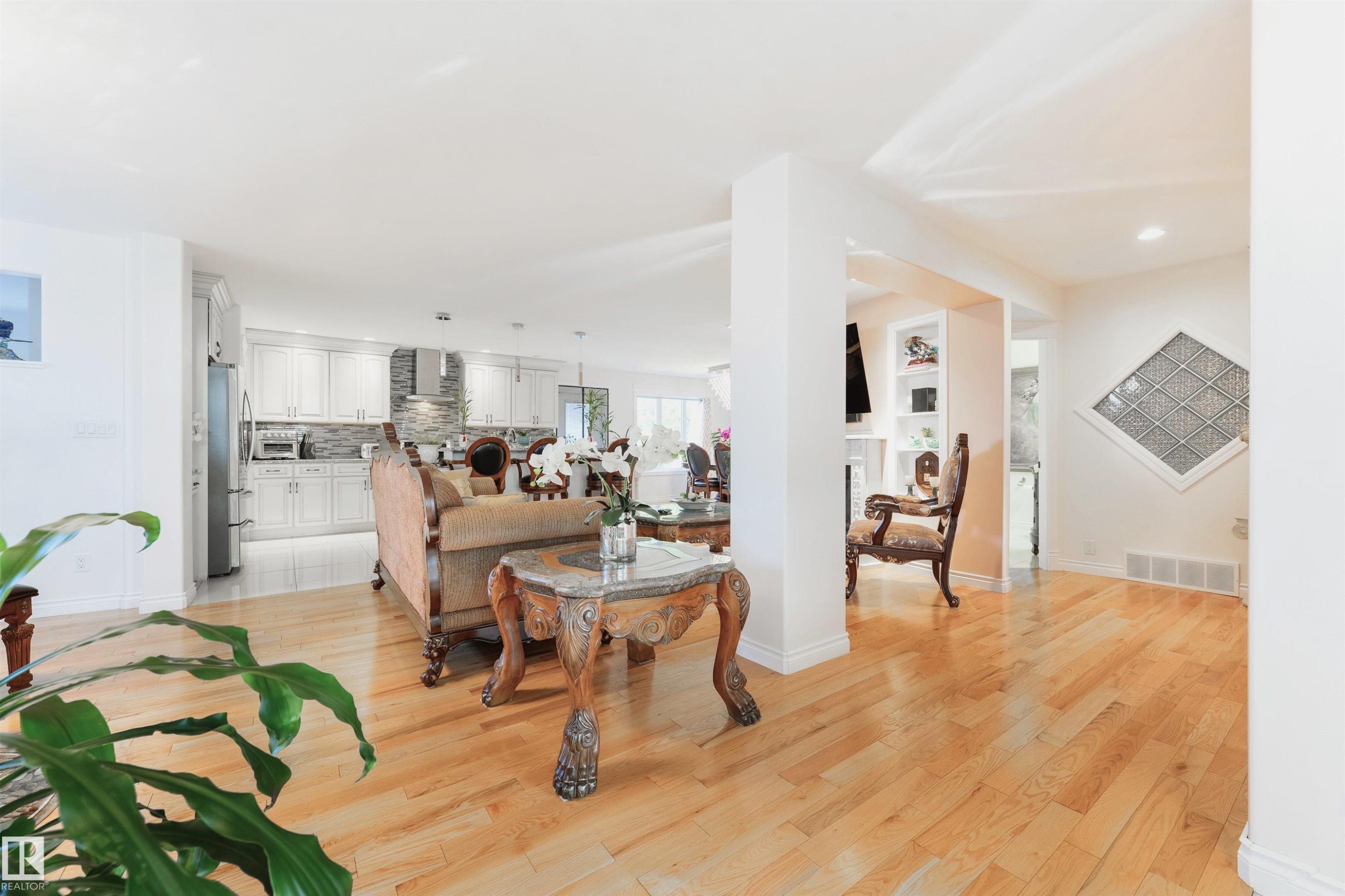 












9720 65 Avenue

,
Edmonton,




AB
T6E 0K6

