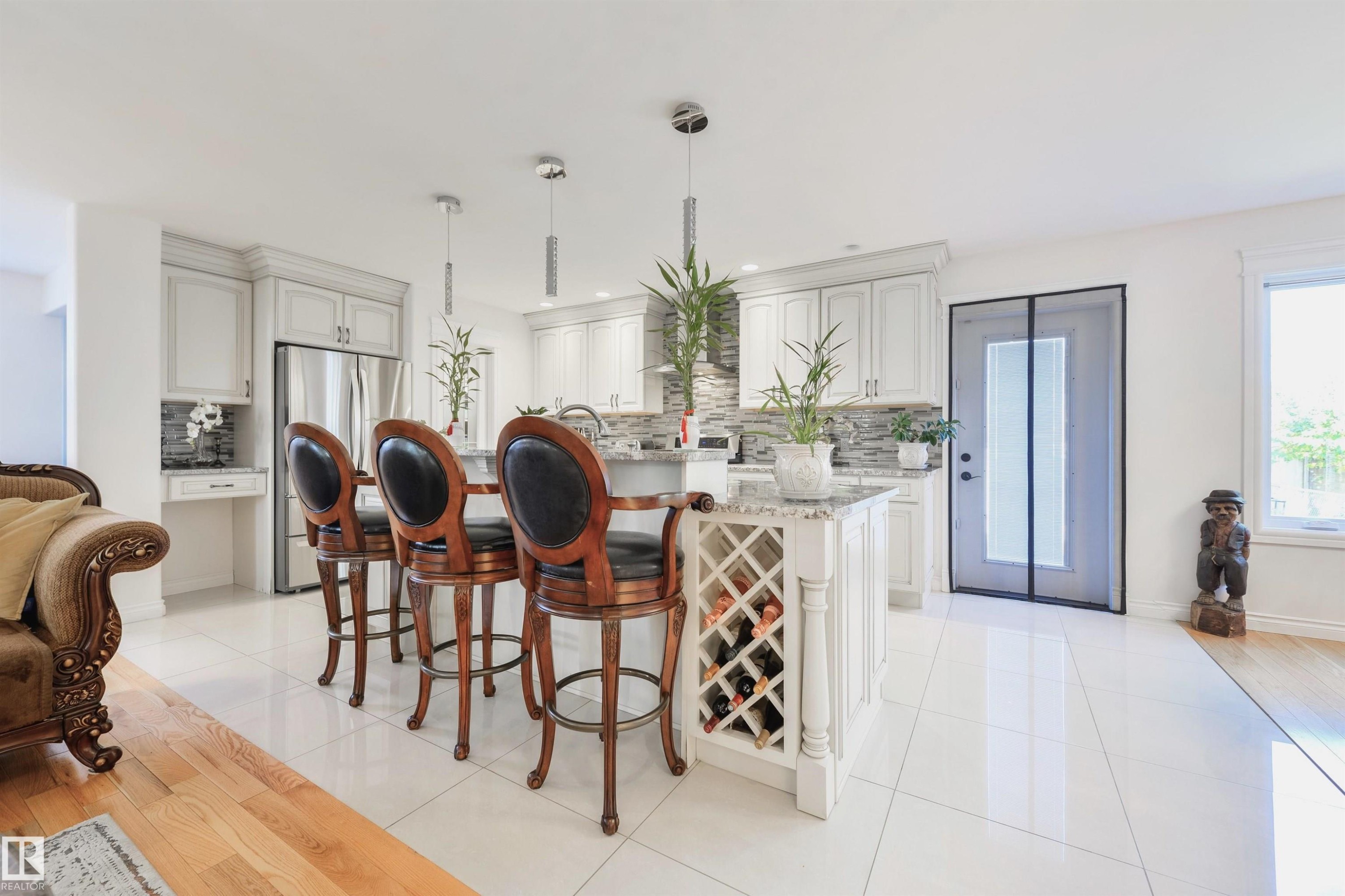 












9720 65 Avenue

,
Edmonton,




AB
T6E 0K6

