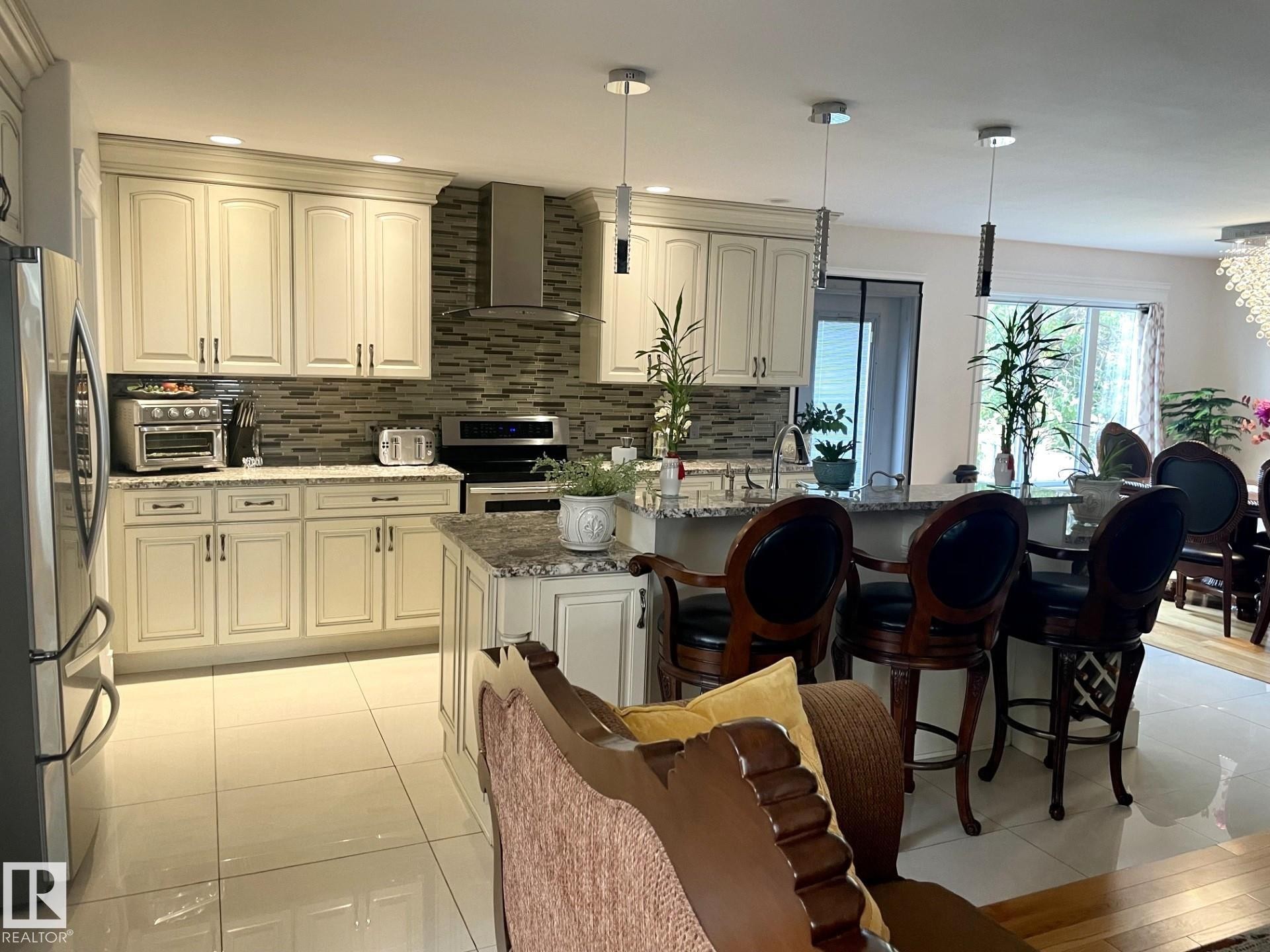 












9720 65 Avenue

,
Edmonton,




AB
T6E 0K6

