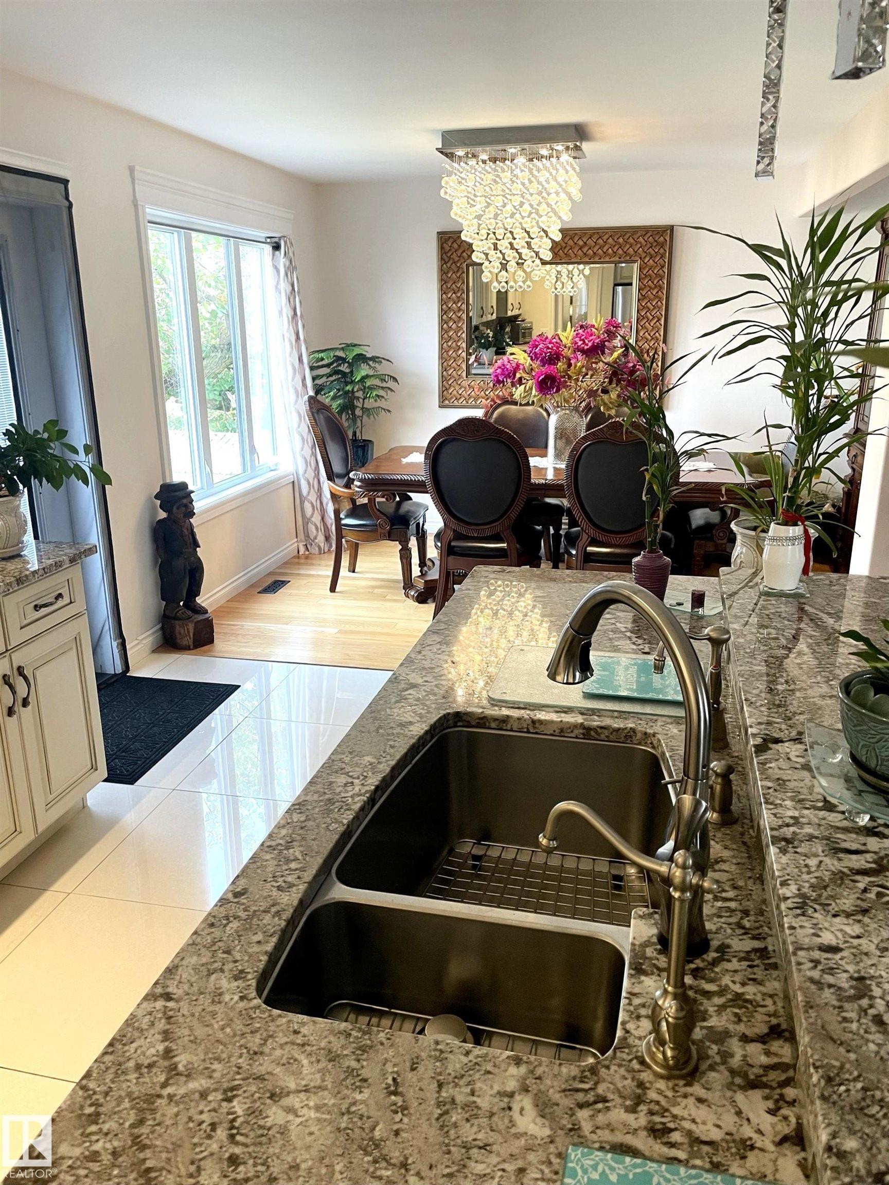 












9720 65 Avenue

,
Edmonton,




AB
T6E 0K6

