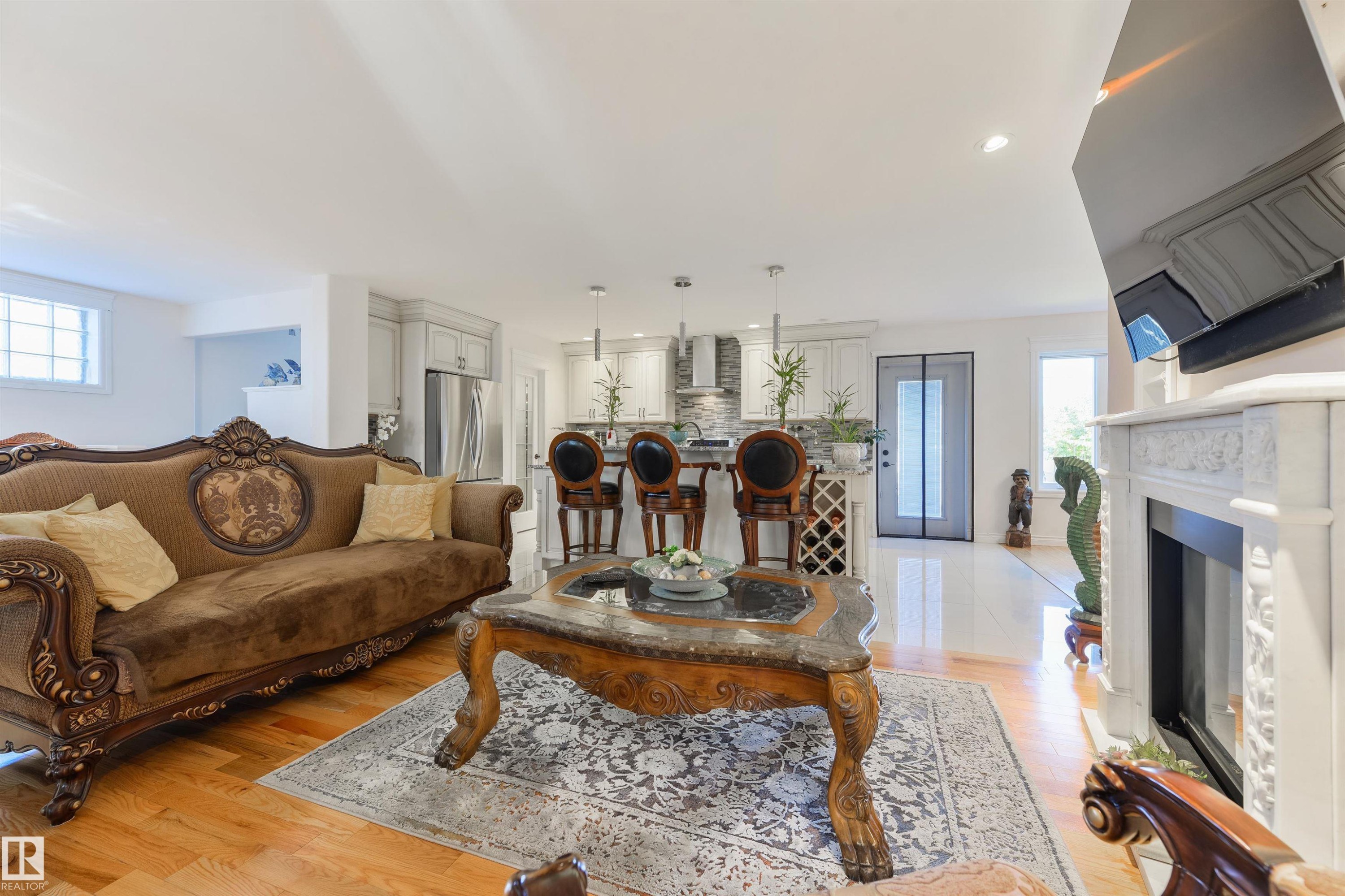 












9720 65 Avenue

,
Edmonton,




AB
T6E 0K6

