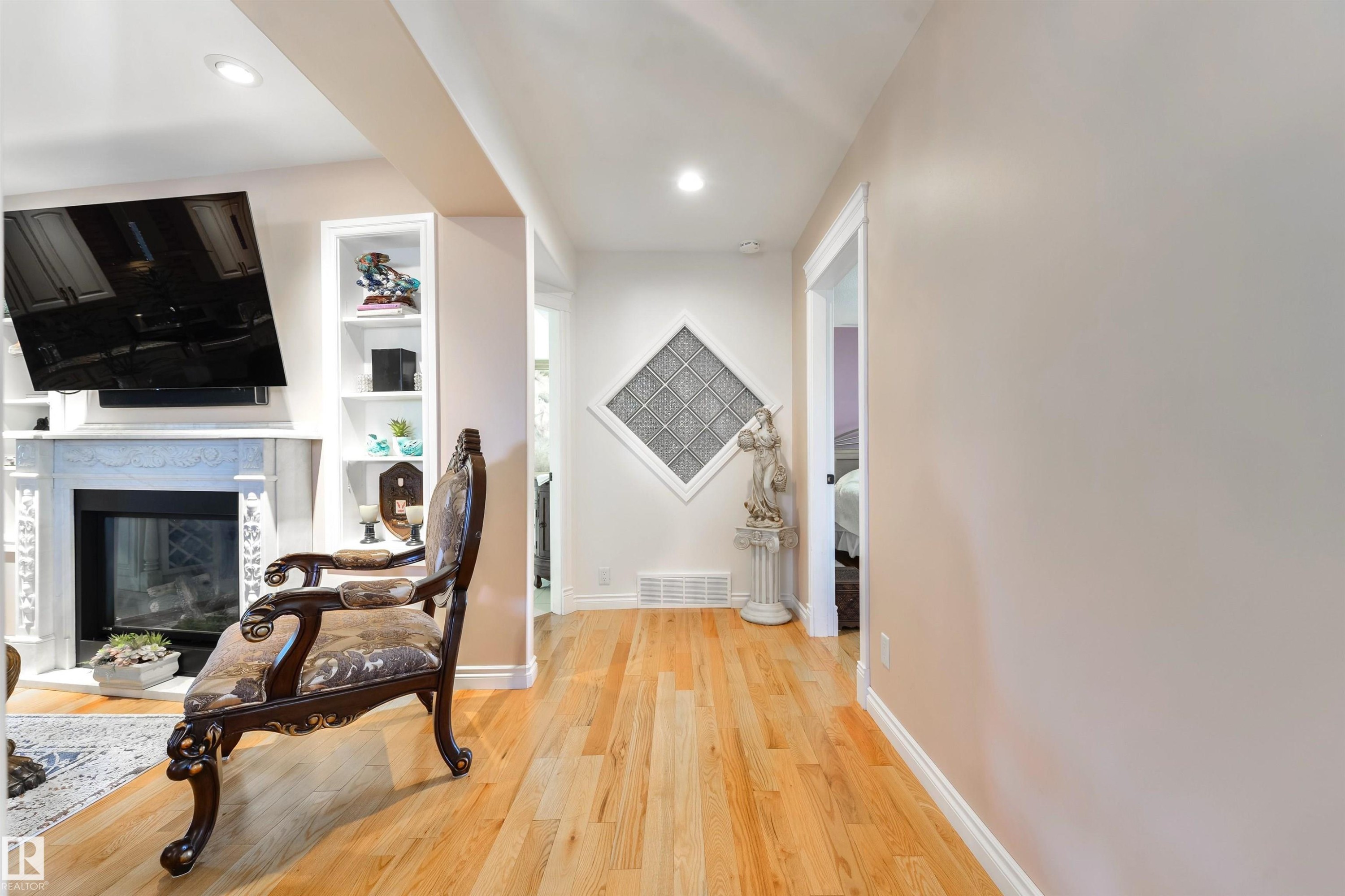 












9720 65 Avenue

,
Edmonton,




AB
T6E 0K6

