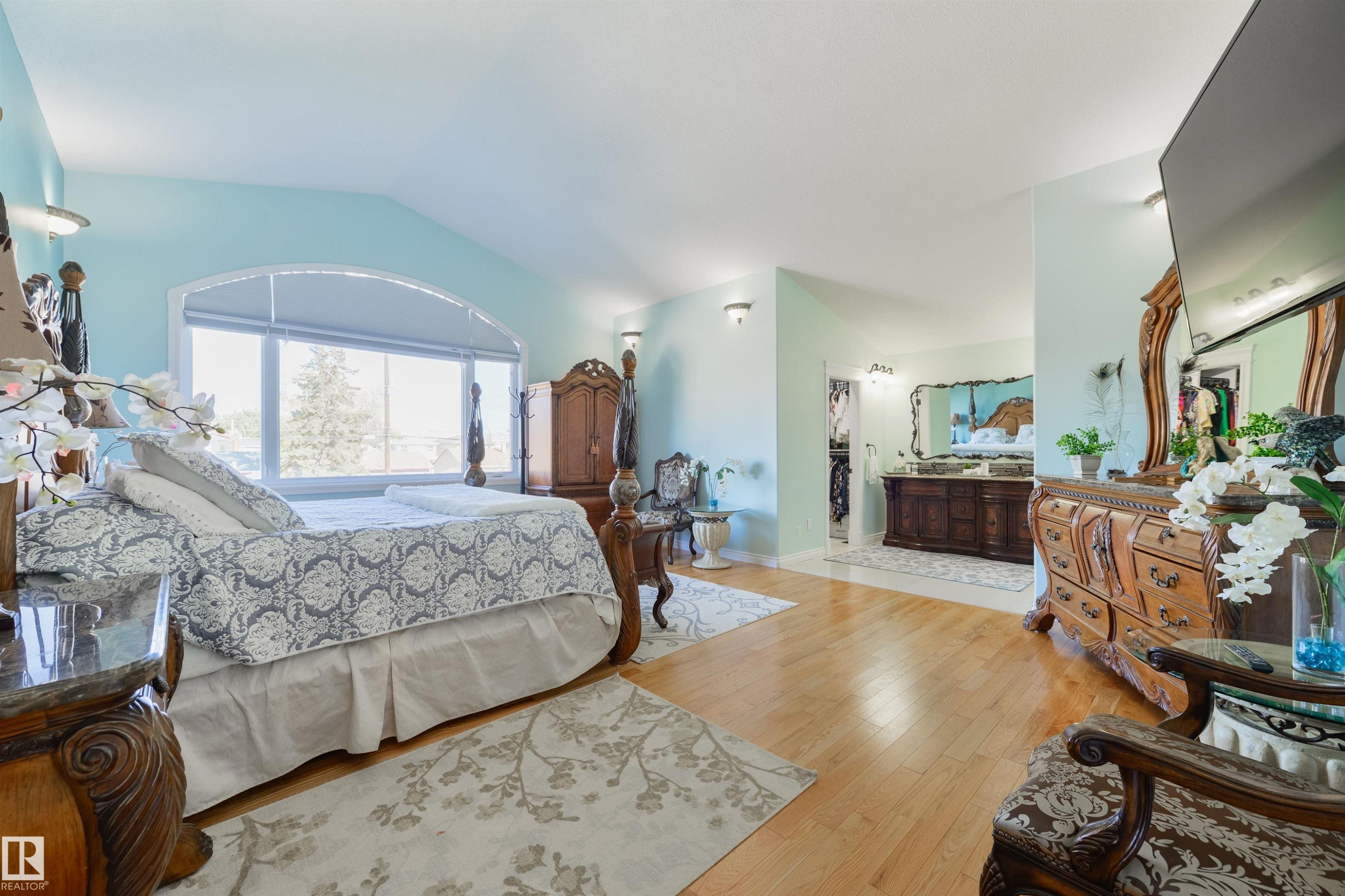 












9720 65 Avenue

,
Edmonton,




AB
T6E 0K6

