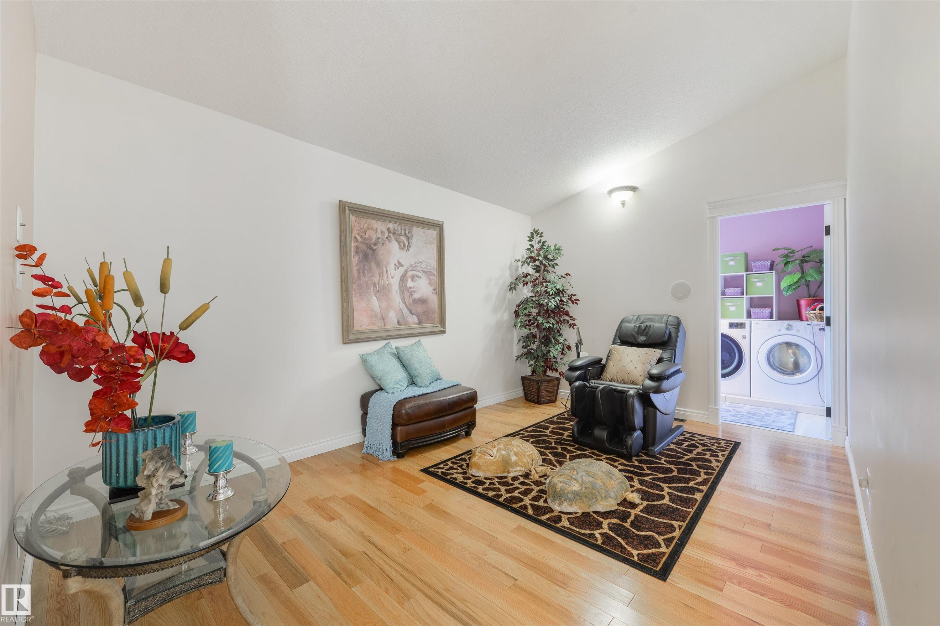 












9720 65 Avenue

,
Edmonton,




AB
T6E 0K6

