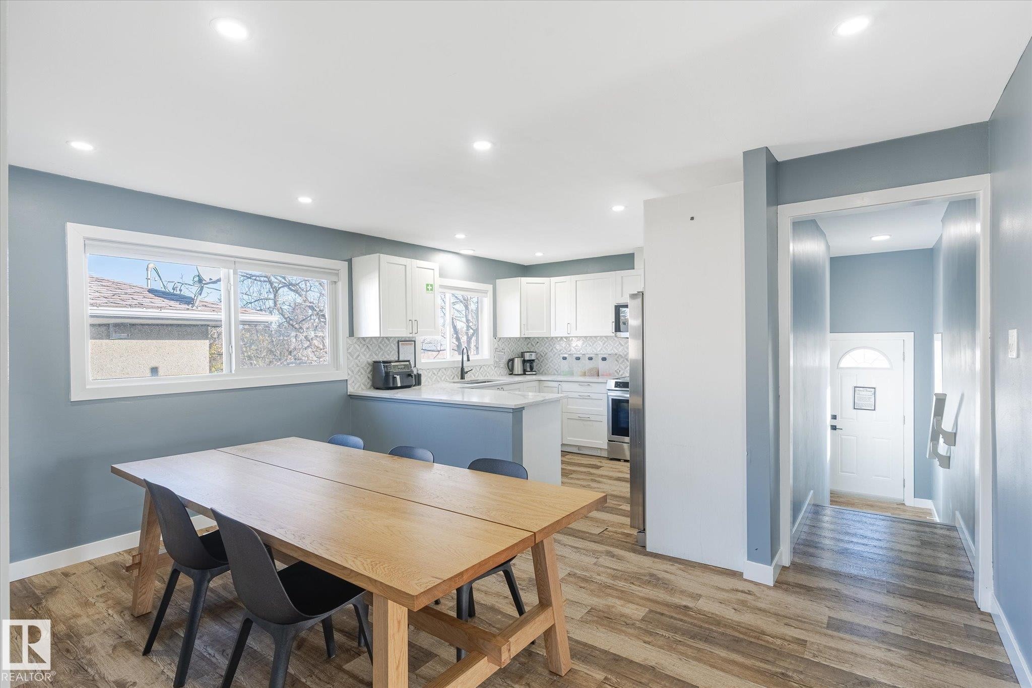 












12707 92 Street

,
Edmonton,




AB
T5E 3R3

