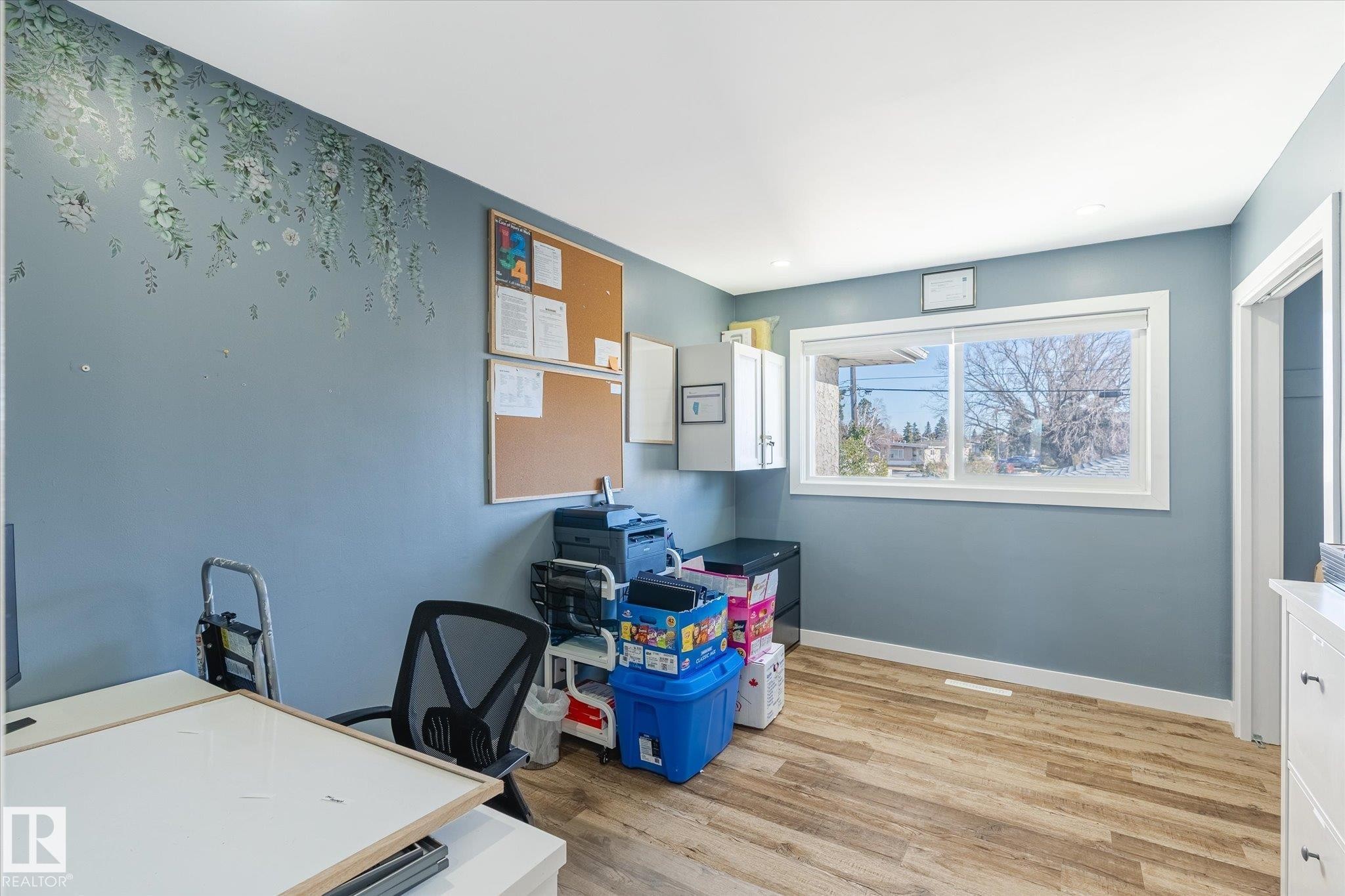 












12707 92 Street

,
Edmonton,




AB
T5E 3R3

