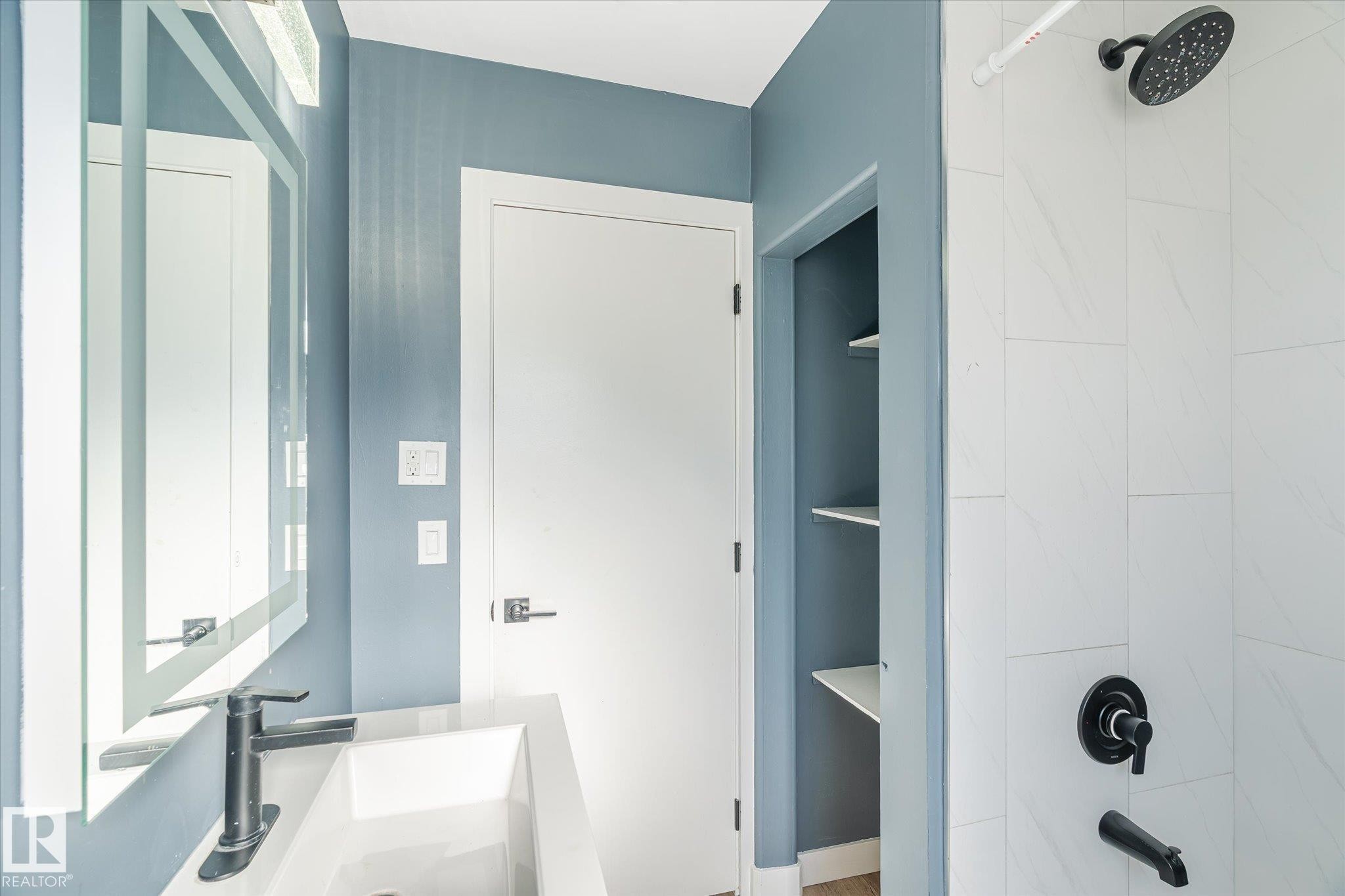 












12707 92 Street

,
Edmonton,




AB
T5E 3R3

