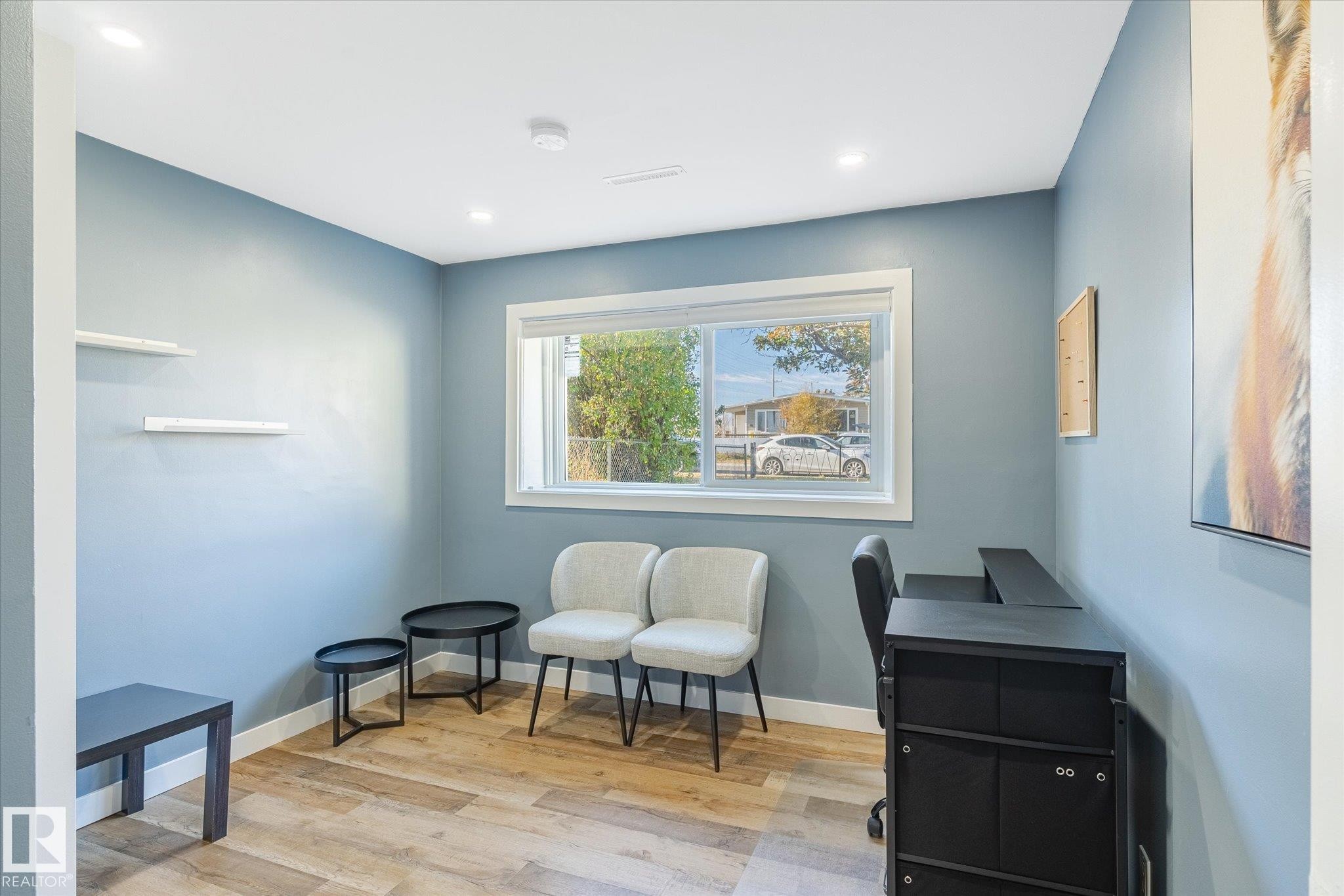 












12707 92 Street

,
Edmonton,




AB
T5E 3R3

