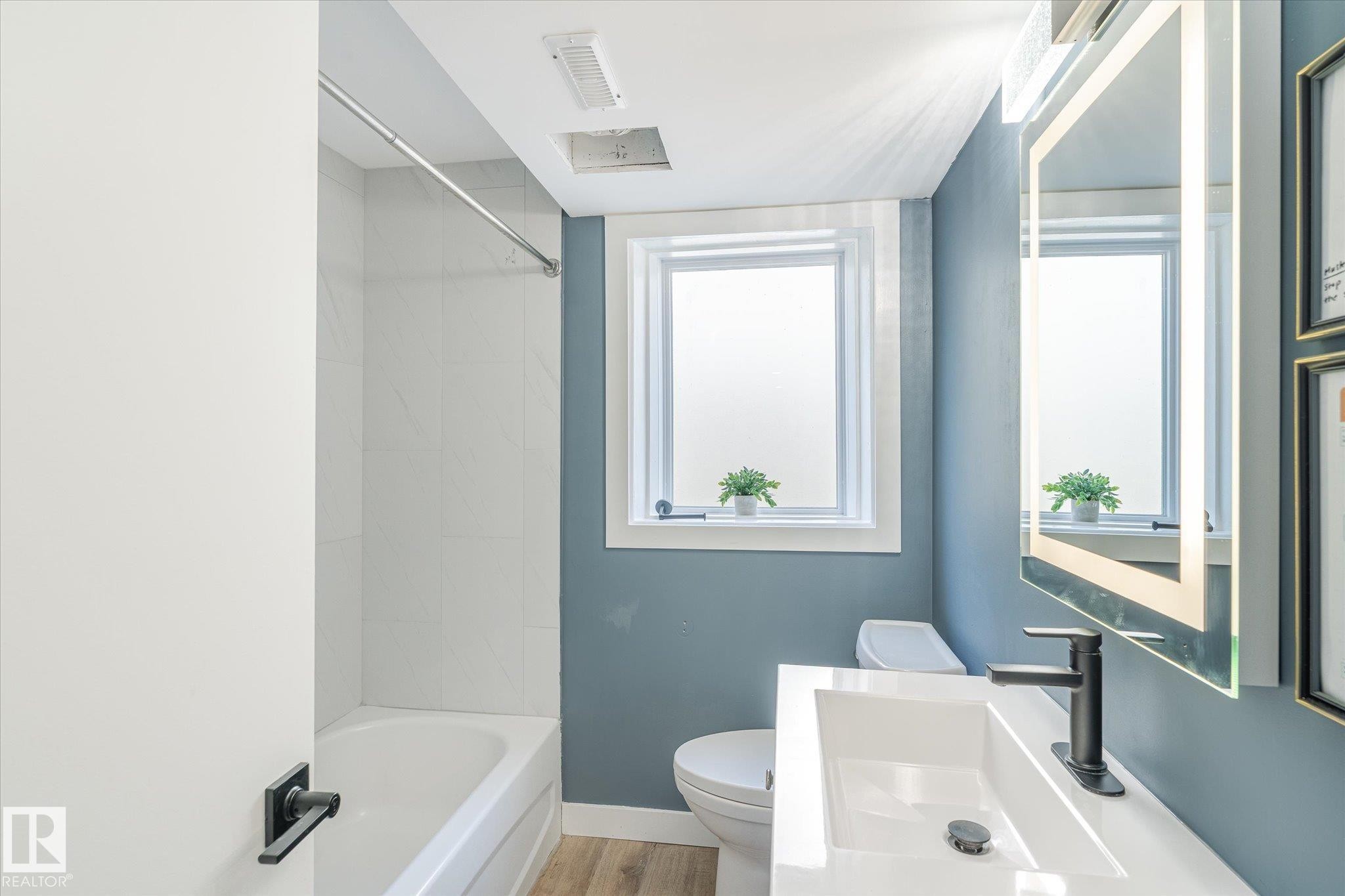 












12707 92 Street

,
Edmonton,




AB
T5E 3R3

