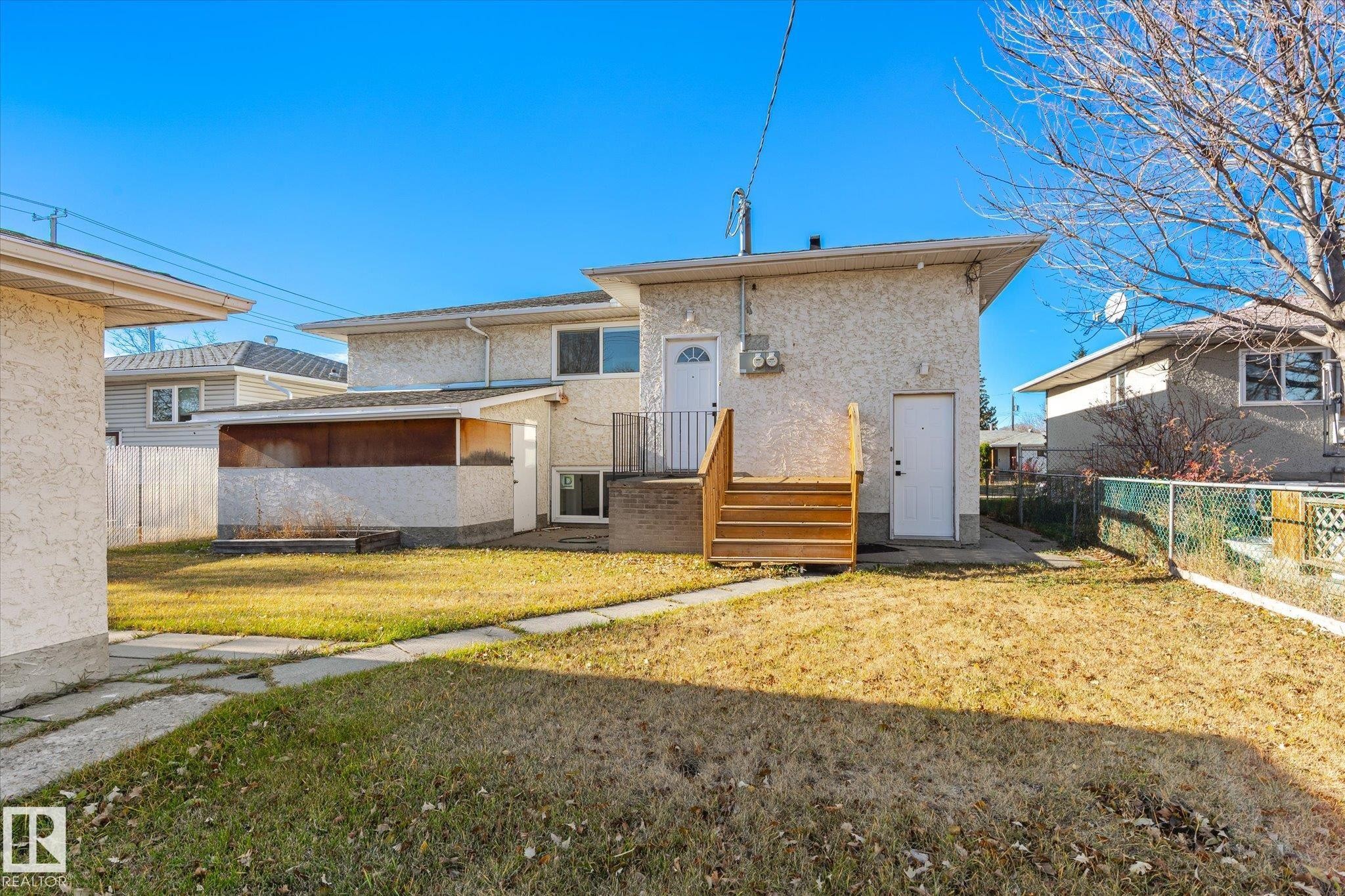 












12707 92 Street

,
Edmonton,




AB
T5E 3R3

