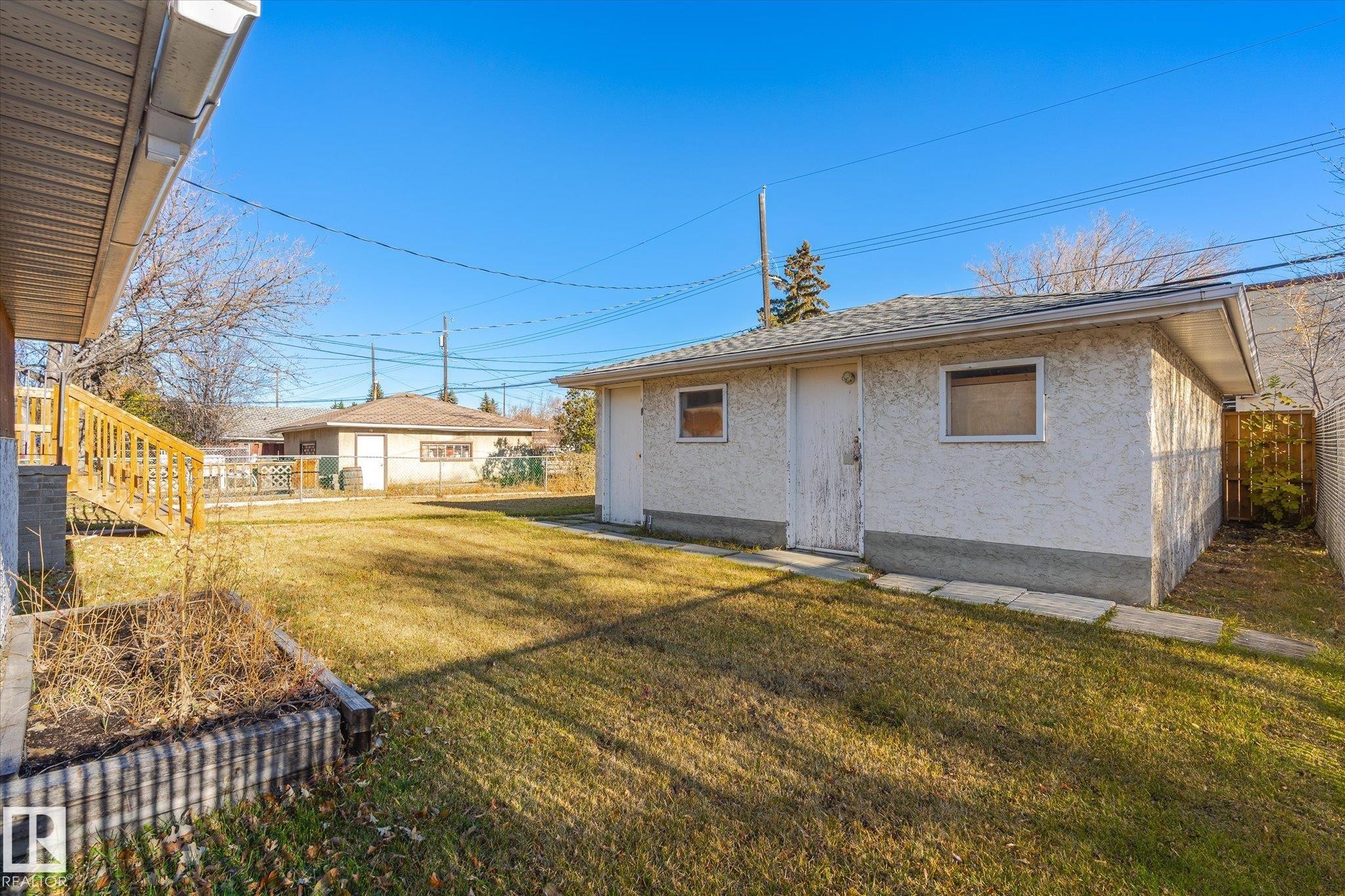 












12707 92 Street

,
Edmonton,




AB
T5E 3R3

