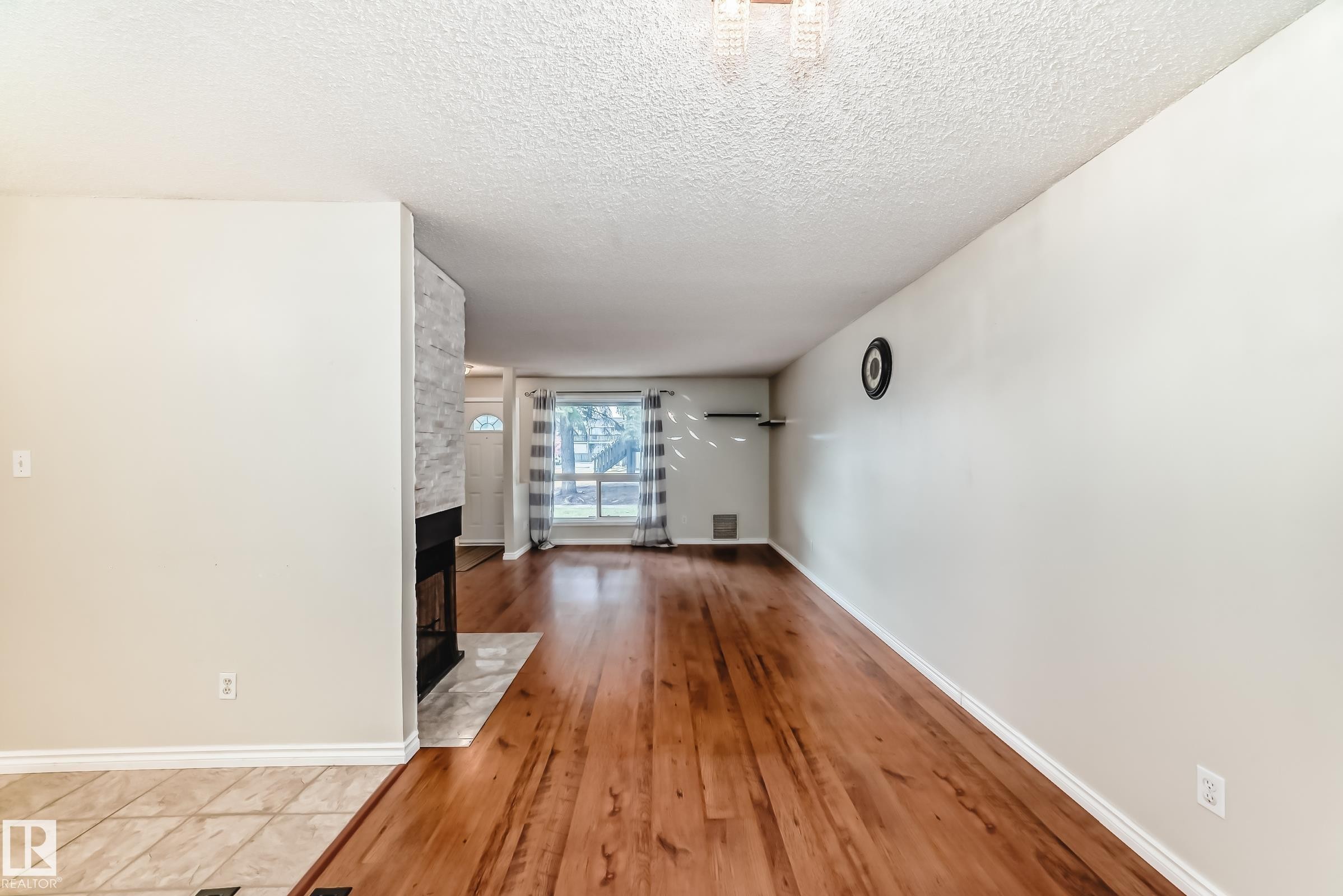 












1126 SADDLEBACK Road

,
Edmonton,




AB
T6J 4Z4

