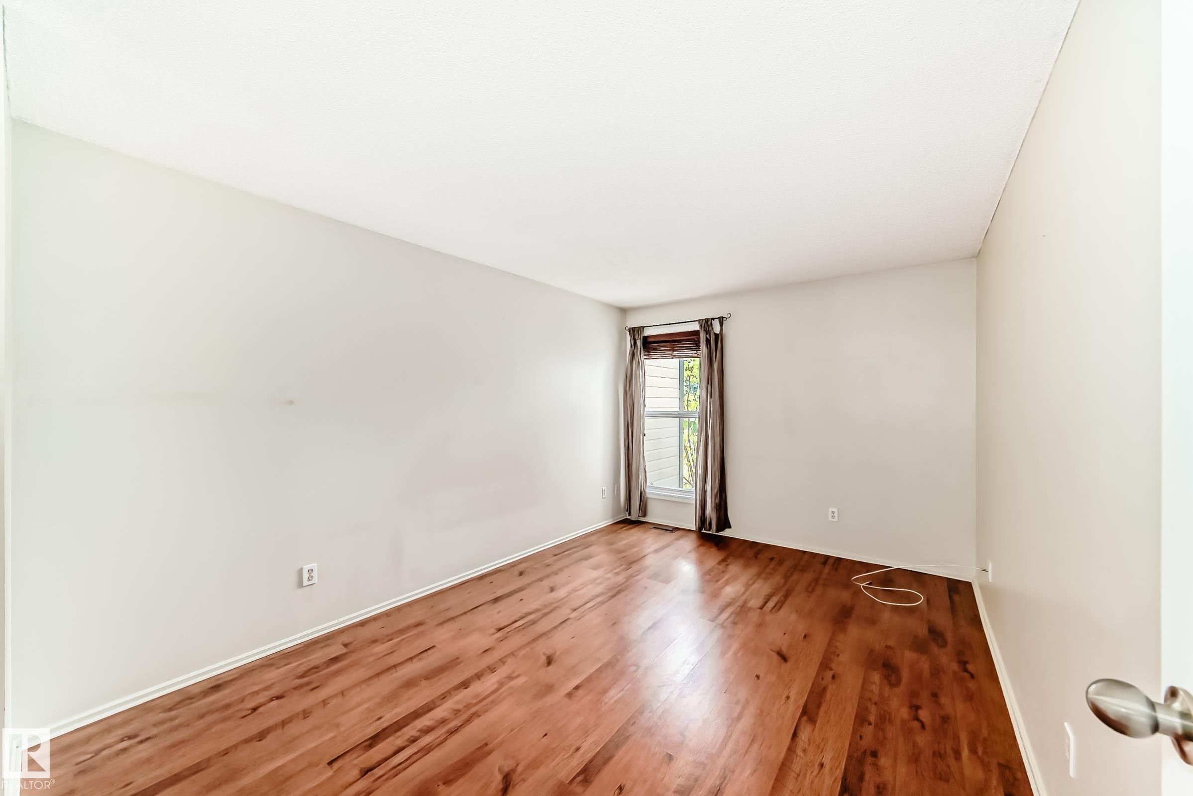 












1126 SADDLEBACK Road

,
Edmonton,




AB
T6J 4Z4

