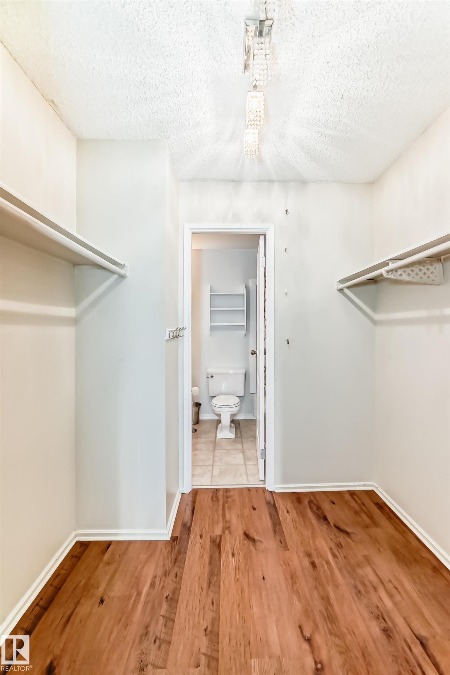 












1126 SADDLEBACK Road

,
Edmonton,




AB
T6J 4Z4

