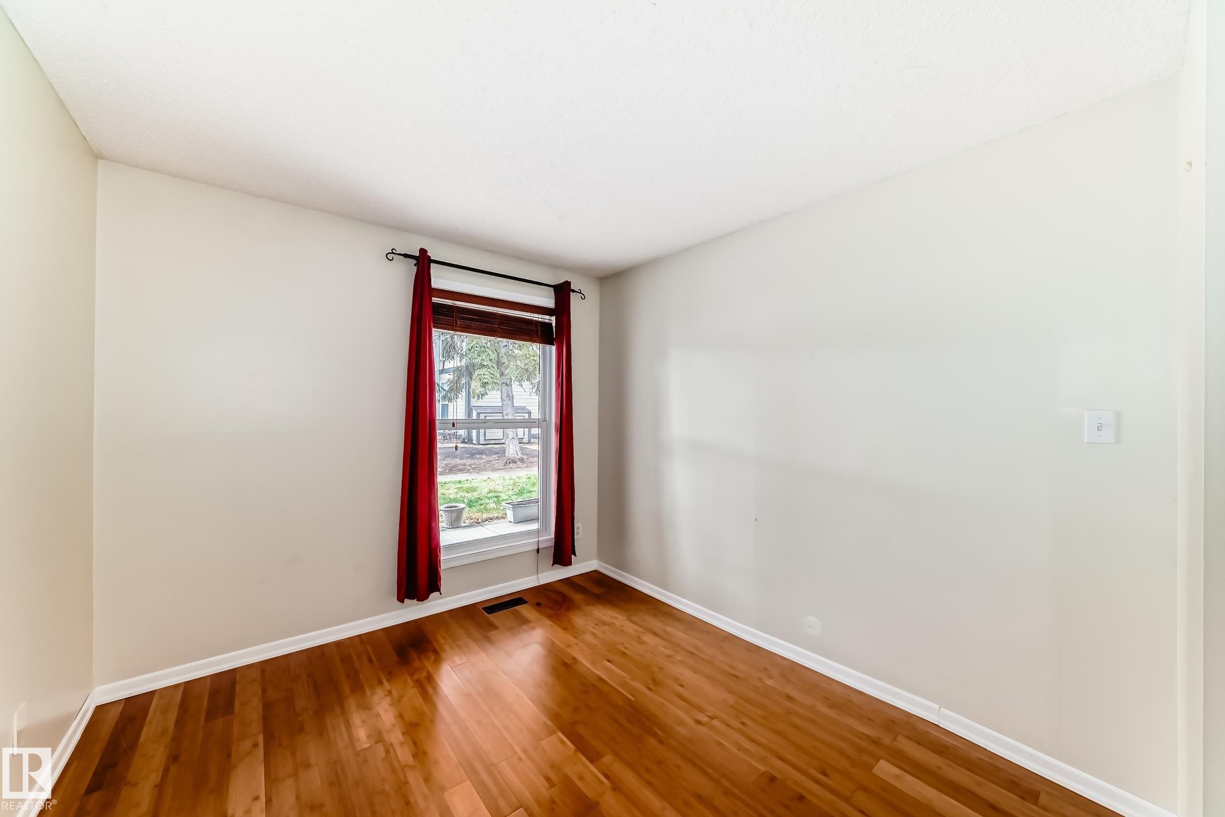 












1126 SADDLEBACK Road

,
Edmonton,




AB
T6J 4Z4

