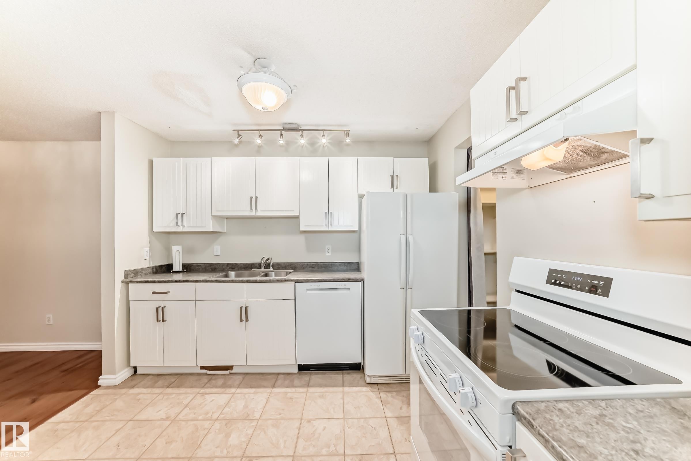 












1126 SADDLEBACK Road

,
Edmonton,




AB
T6J 4Z4

