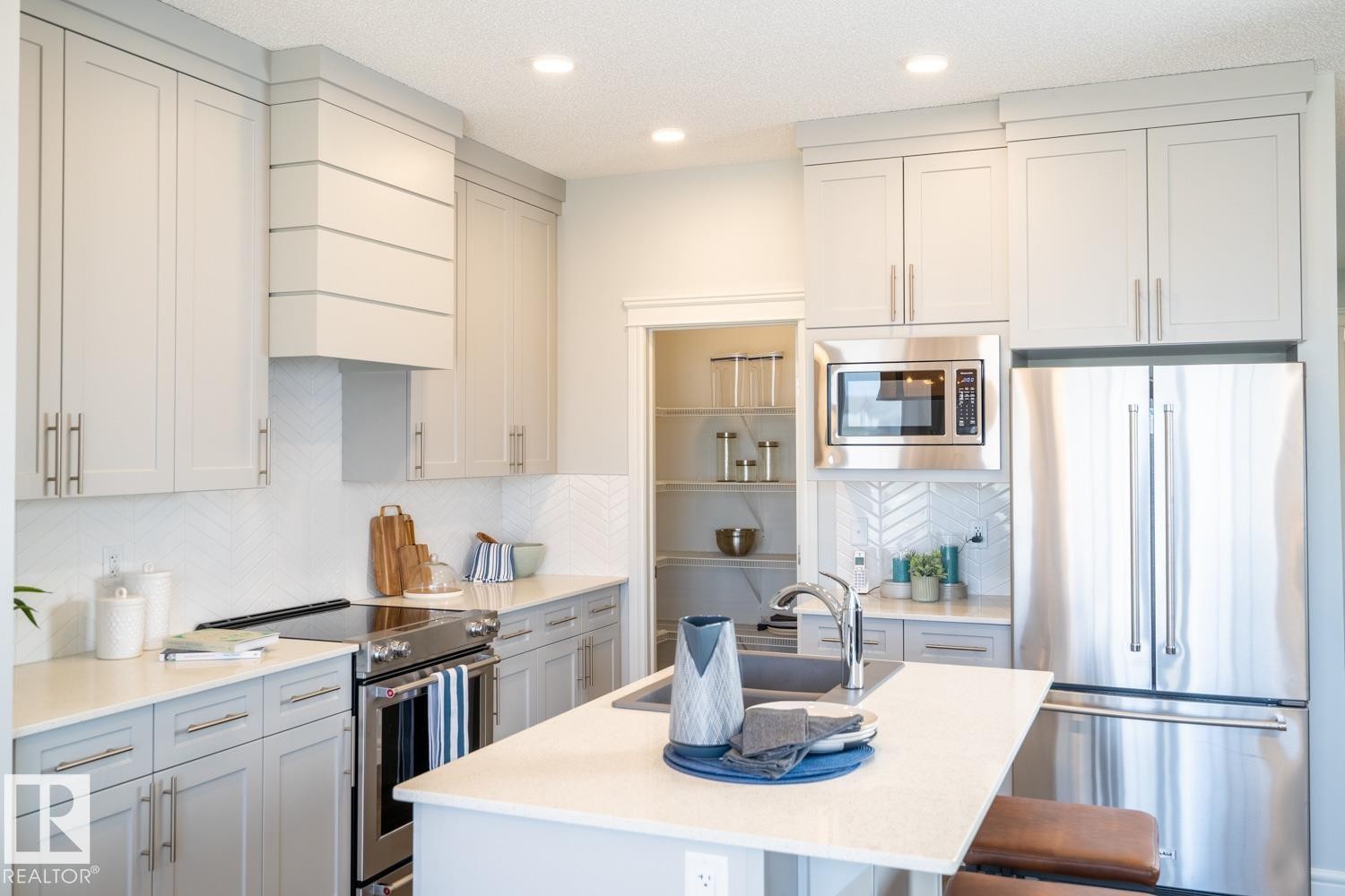 












2262 194A Street

,
Edmonton,




AB
T6M 1P7

