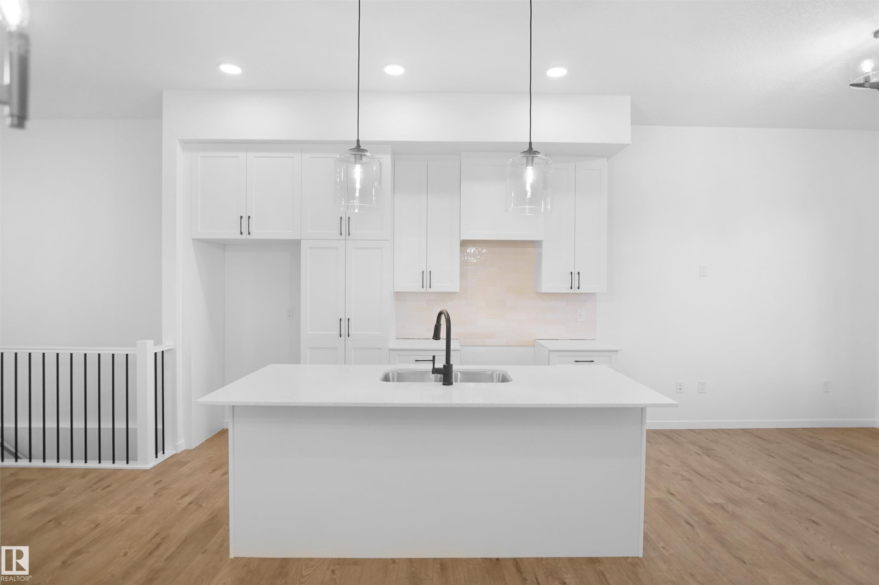 












7507 OBSERVER Lane

,
Edmonton,




AB
T5G 2S5

