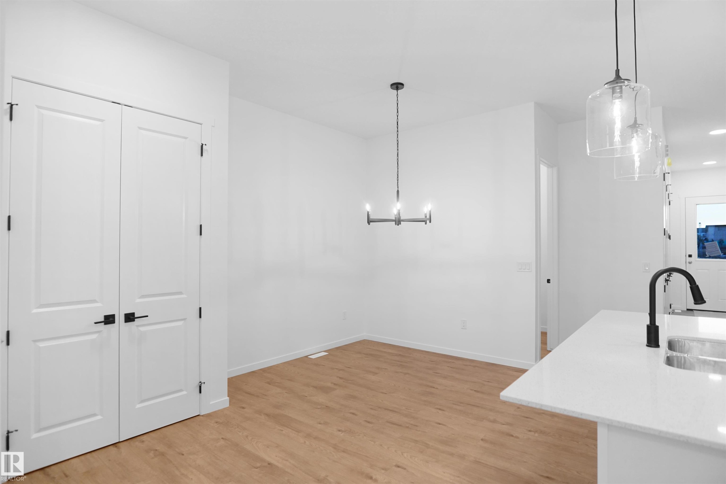 












7507 OBSERVER Lane

,
Edmonton,




AB
T5G 2S5

