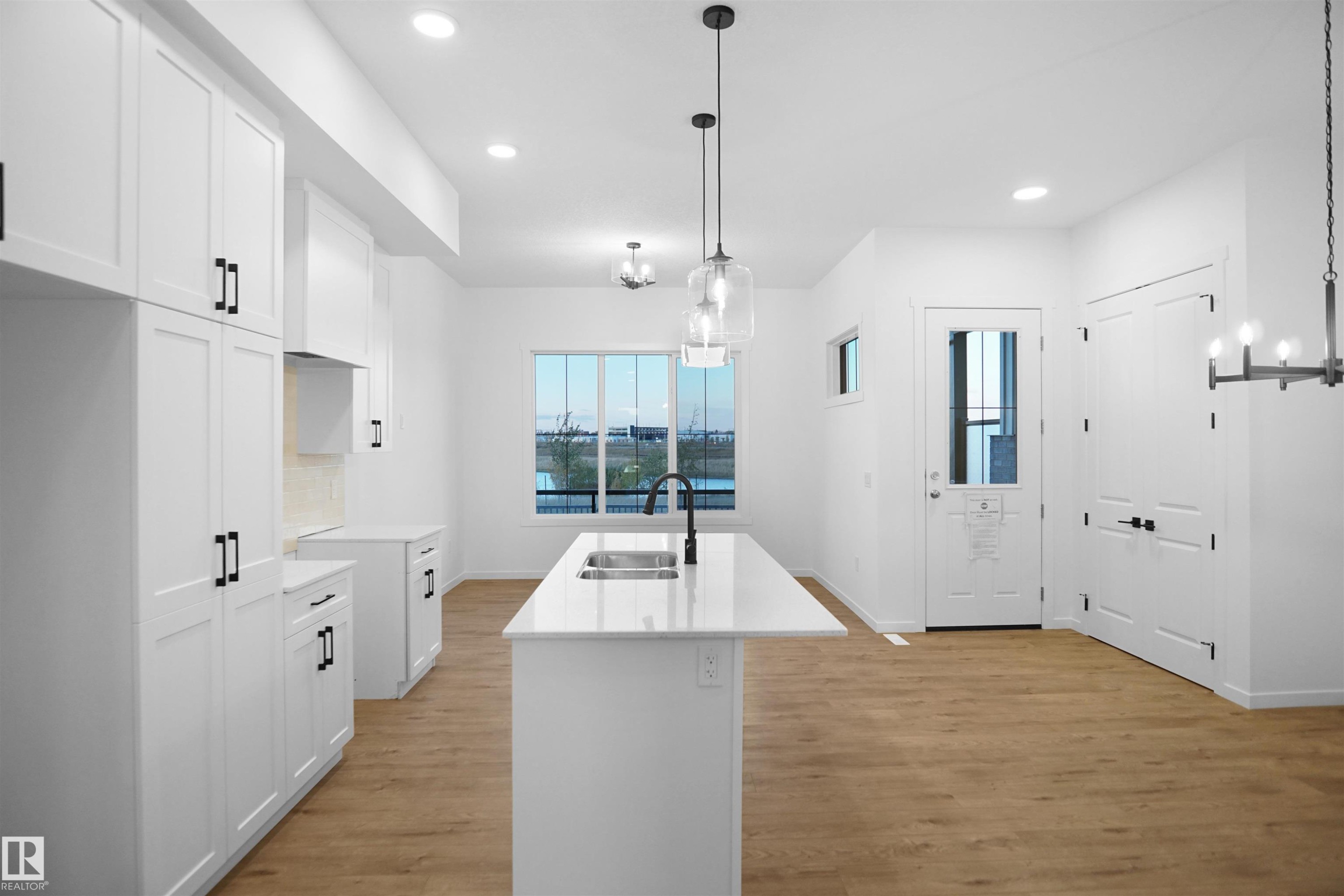 












7507 OBSERVER Lane

,
Edmonton,




AB
T5G 2S5

