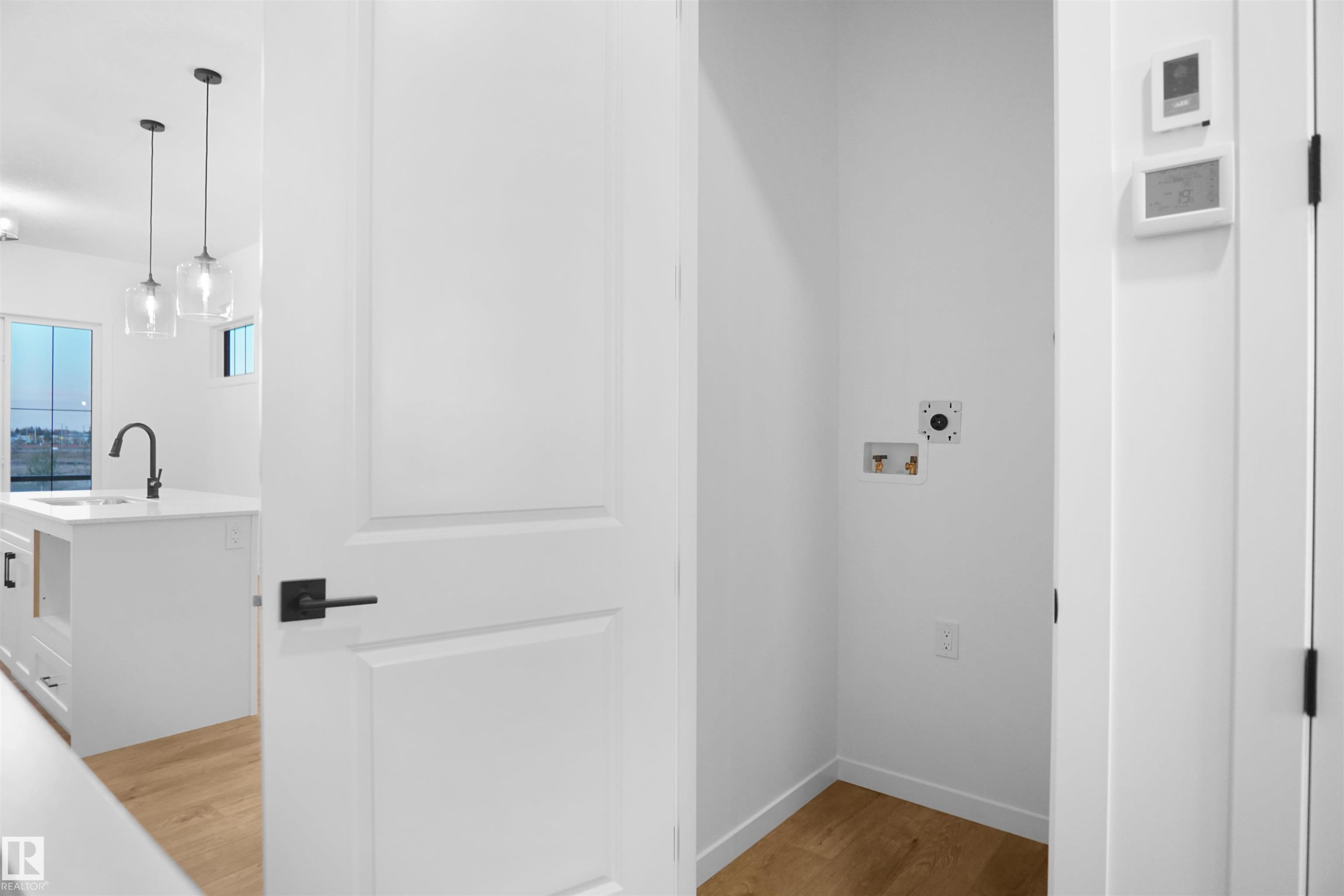 












7507 OBSERVER Lane

,
Edmonton,




AB
T5G 2S5

