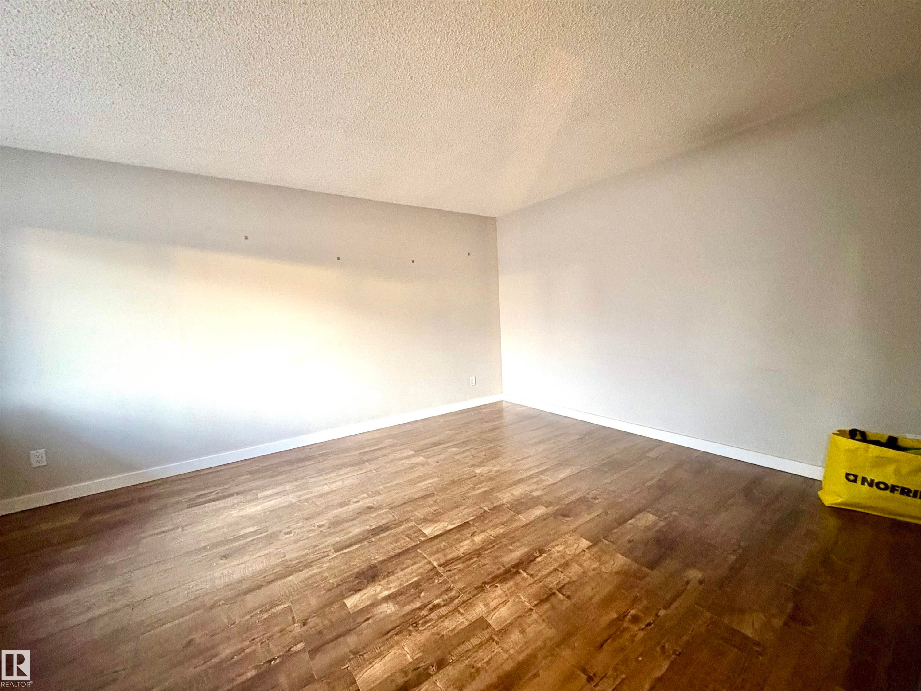 












170 LONDONDERRY SQUARE Square

,
Edmonton,




AB
T5C 3C4

