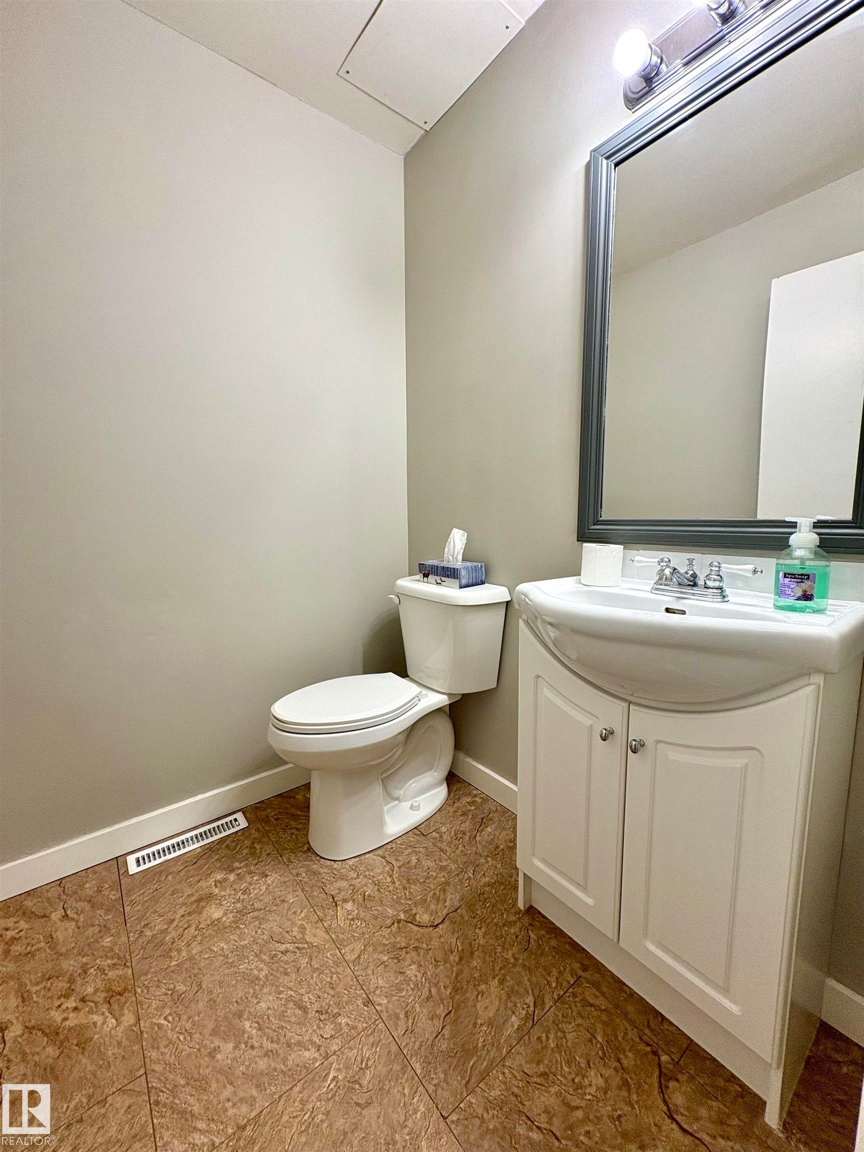 












170 LONDONDERRY SQUARE Square

,
Edmonton,




AB
T5C 3C4

