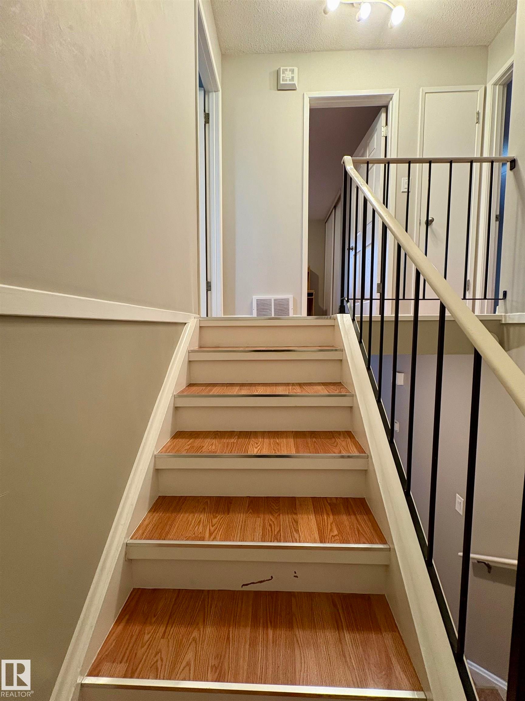 












170 LONDONDERRY SQUARE Square

,
Edmonton,




AB
T5C 3C4

