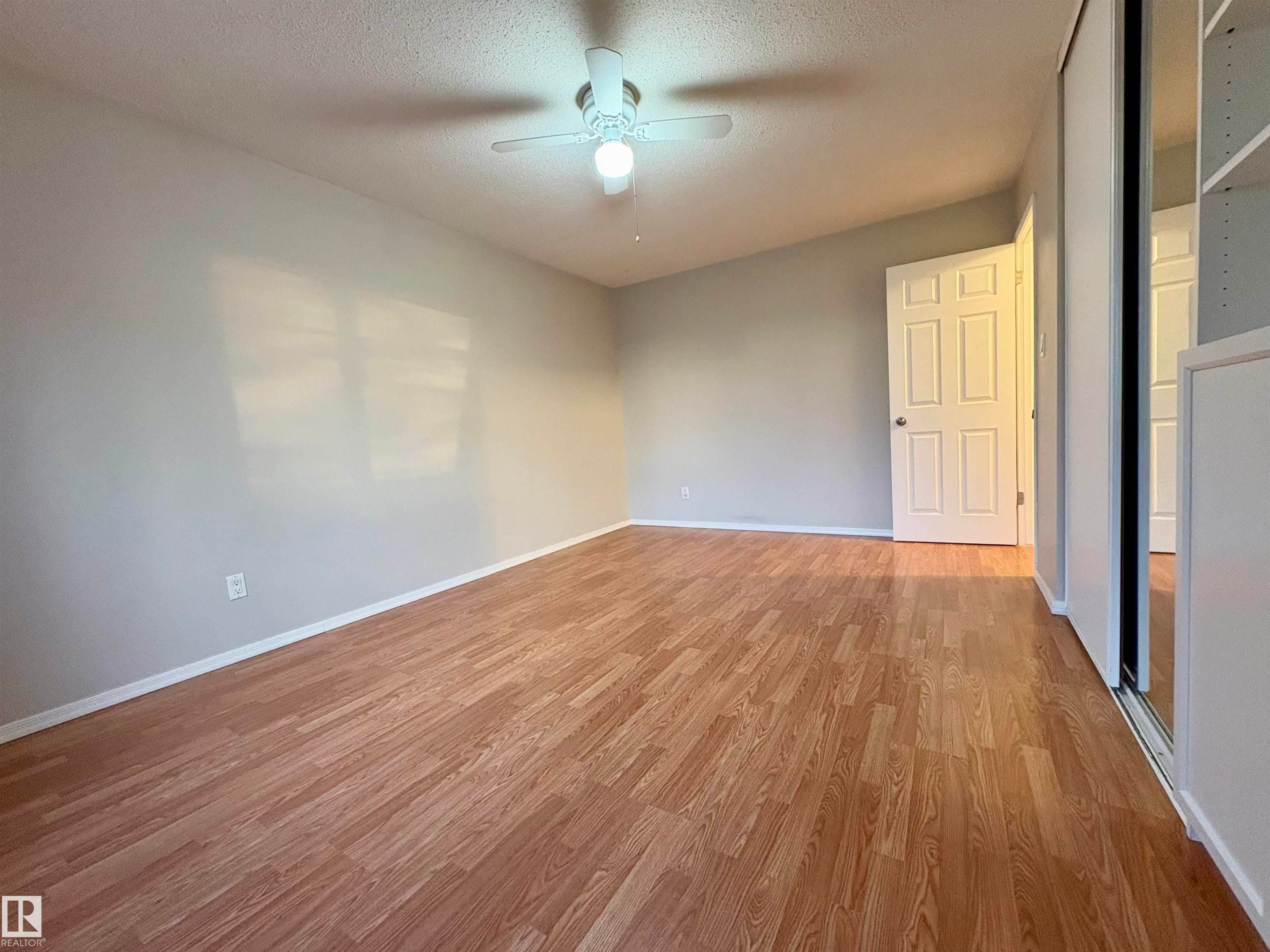 












170 LONDONDERRY SQUARE Square

,
Edmonton,




AB
T5C 3C4

