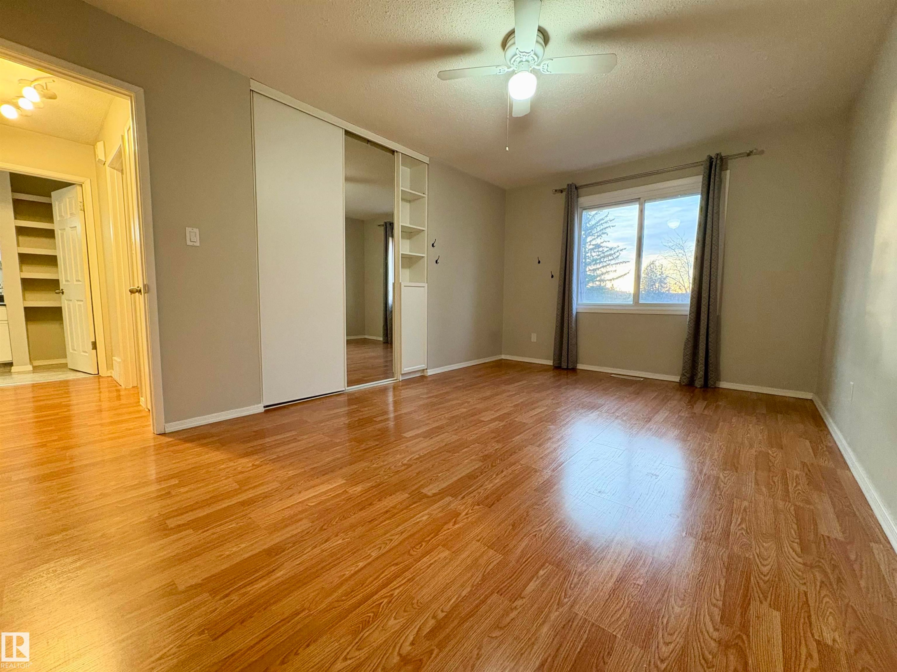 












170 LONDONDERRY SQUARE Square

,
Edmonton,




AB
T5C 3C4

