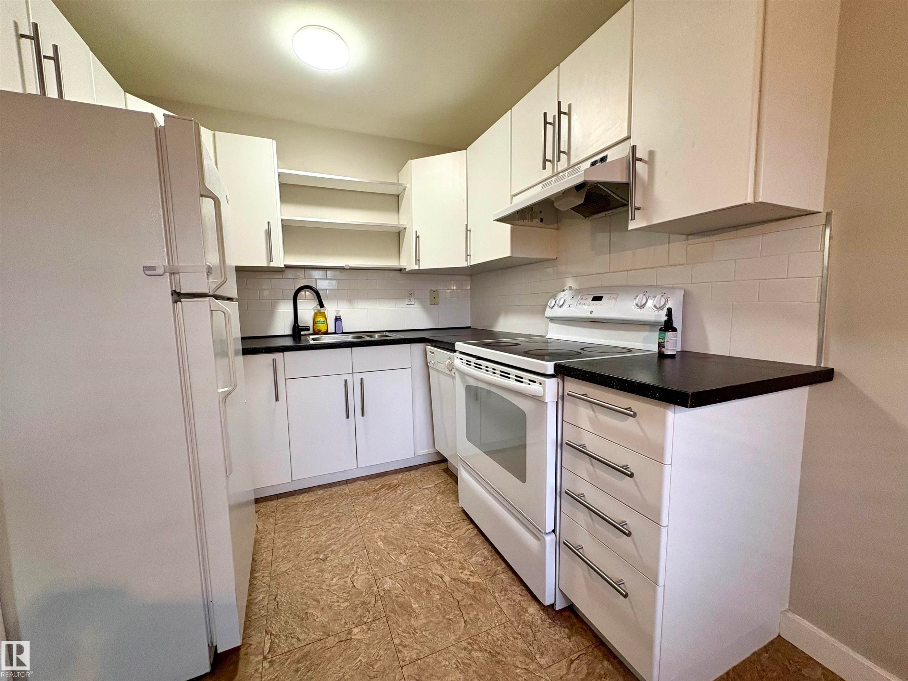 












170 LONDONDERRY SQUARE Square

,
Edmonton,




AB
T5C 3C4

