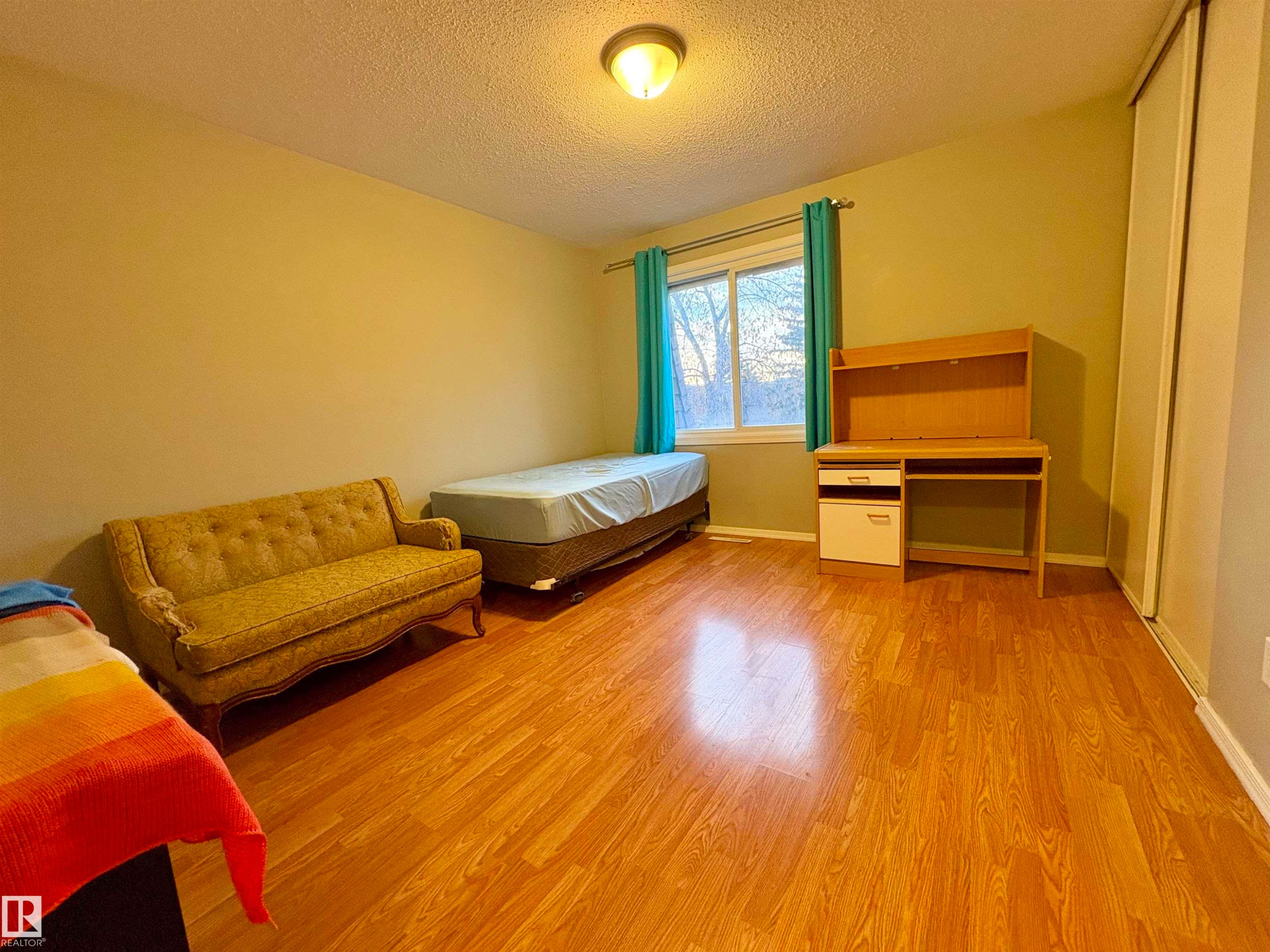 












170 LONDONDERRY SQUARE Square

,
Edmonton,




AB
T5C 3C4

