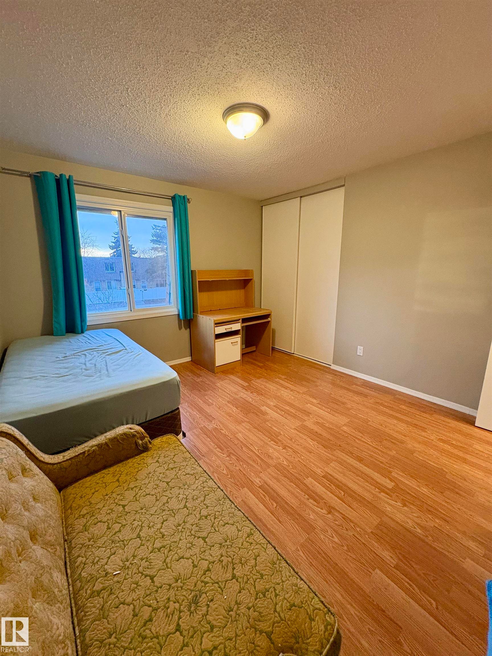 












170 LONDONDERRY SQUARE Square

,
Edmonton,




AB
T5C 3C4

