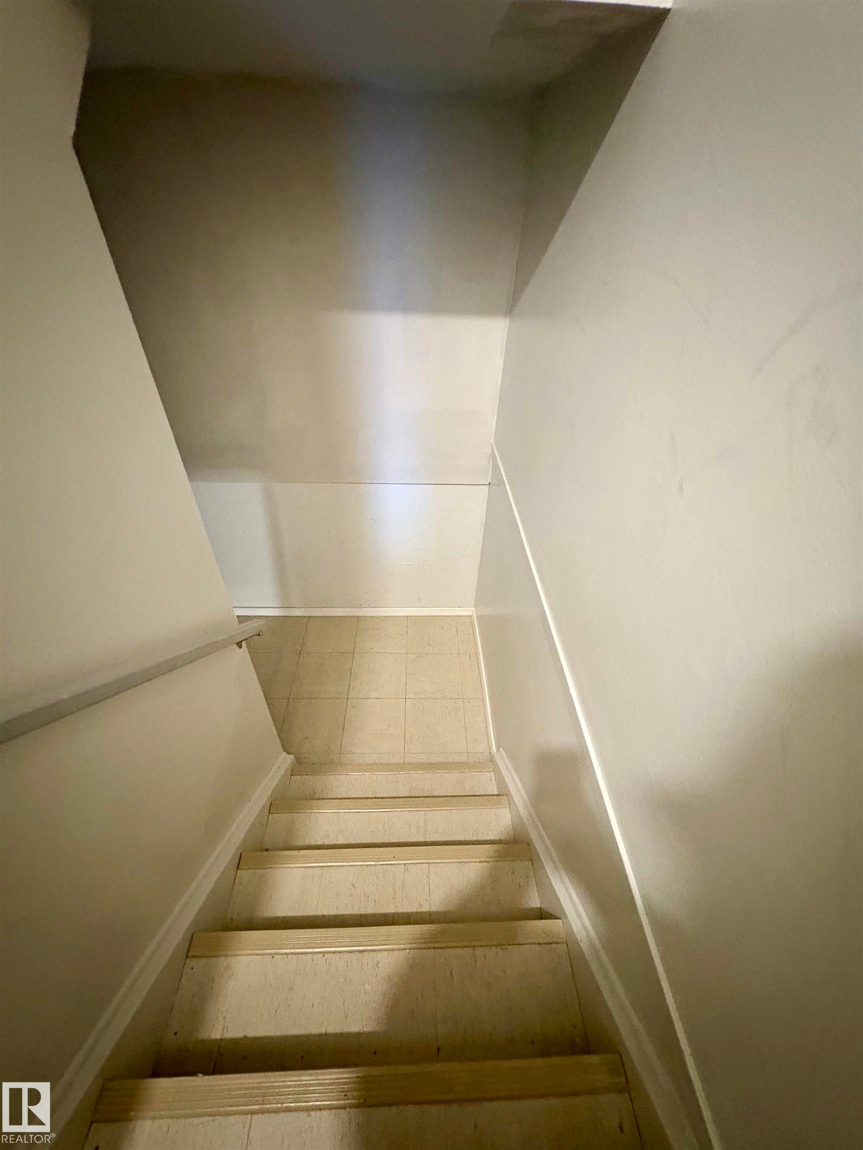 












170 LONDONDERRY SQUARE Square

,
Edmonton,




AB
T5C 3C4

