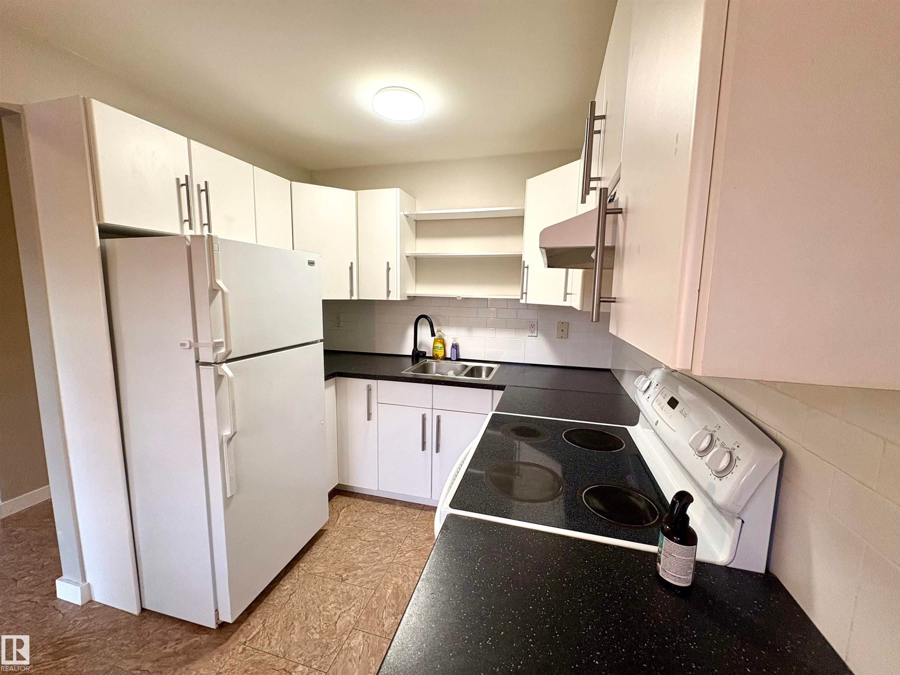 












170 LONDONDERRY SQUARE Square

,
Edmonton,




AB
T5C 3C4

