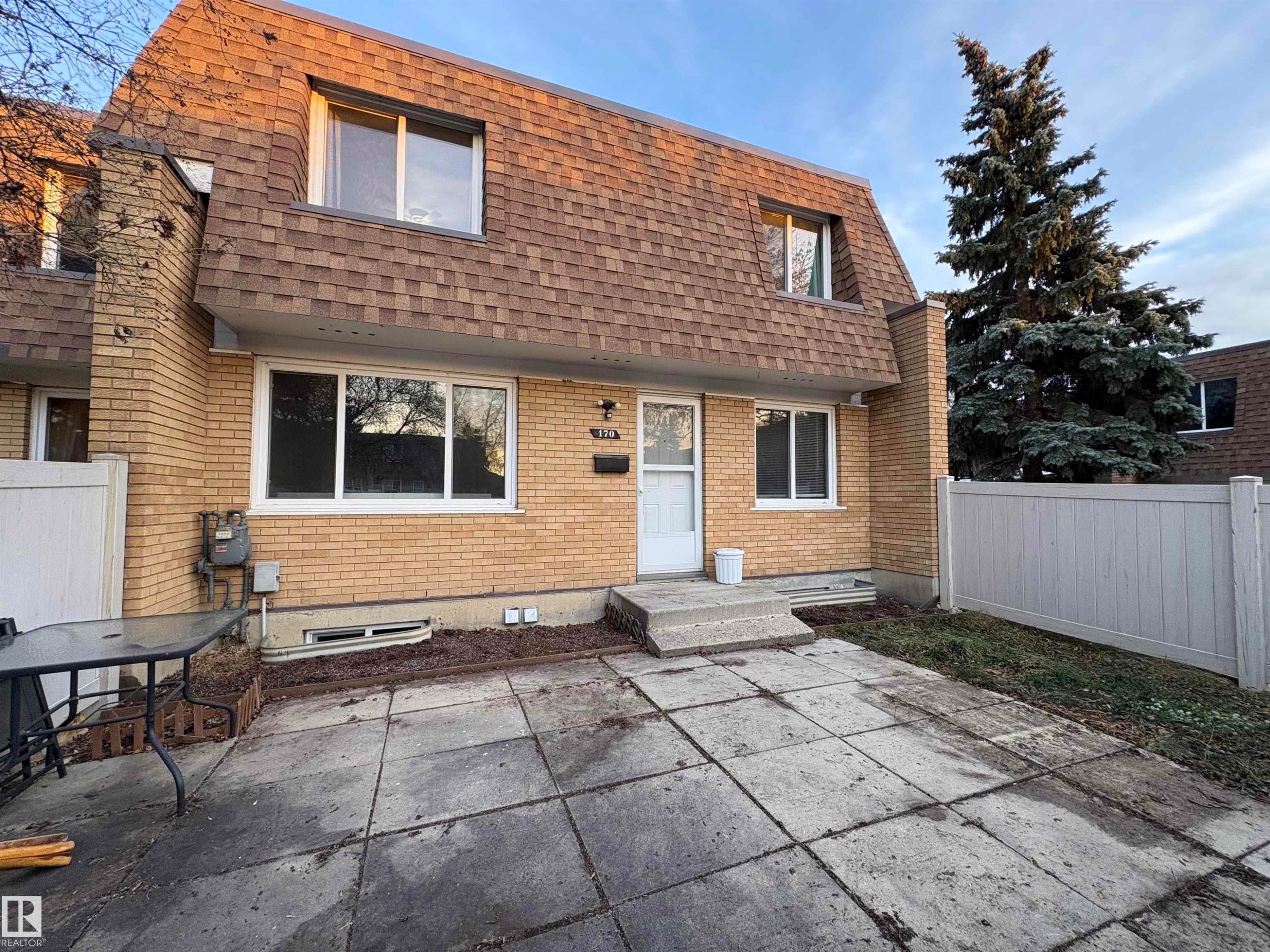 












170 LONDONDERRY SQUARE Square

,
Edmonton,




AB
T5C 3C4

