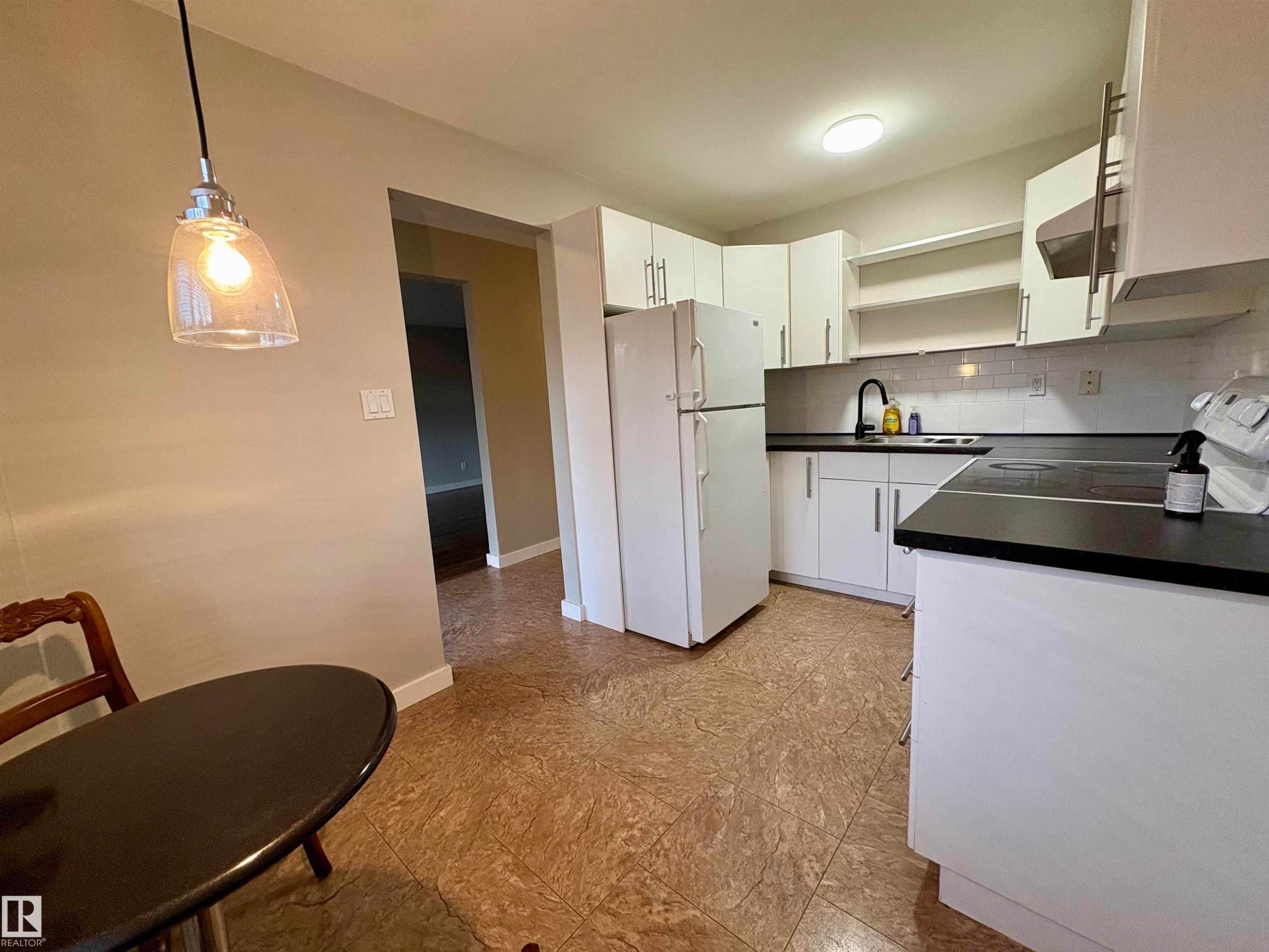 












170 LONDONDERRY SQUARE Square

,
Edmonton,




AB
T5C 3C4

