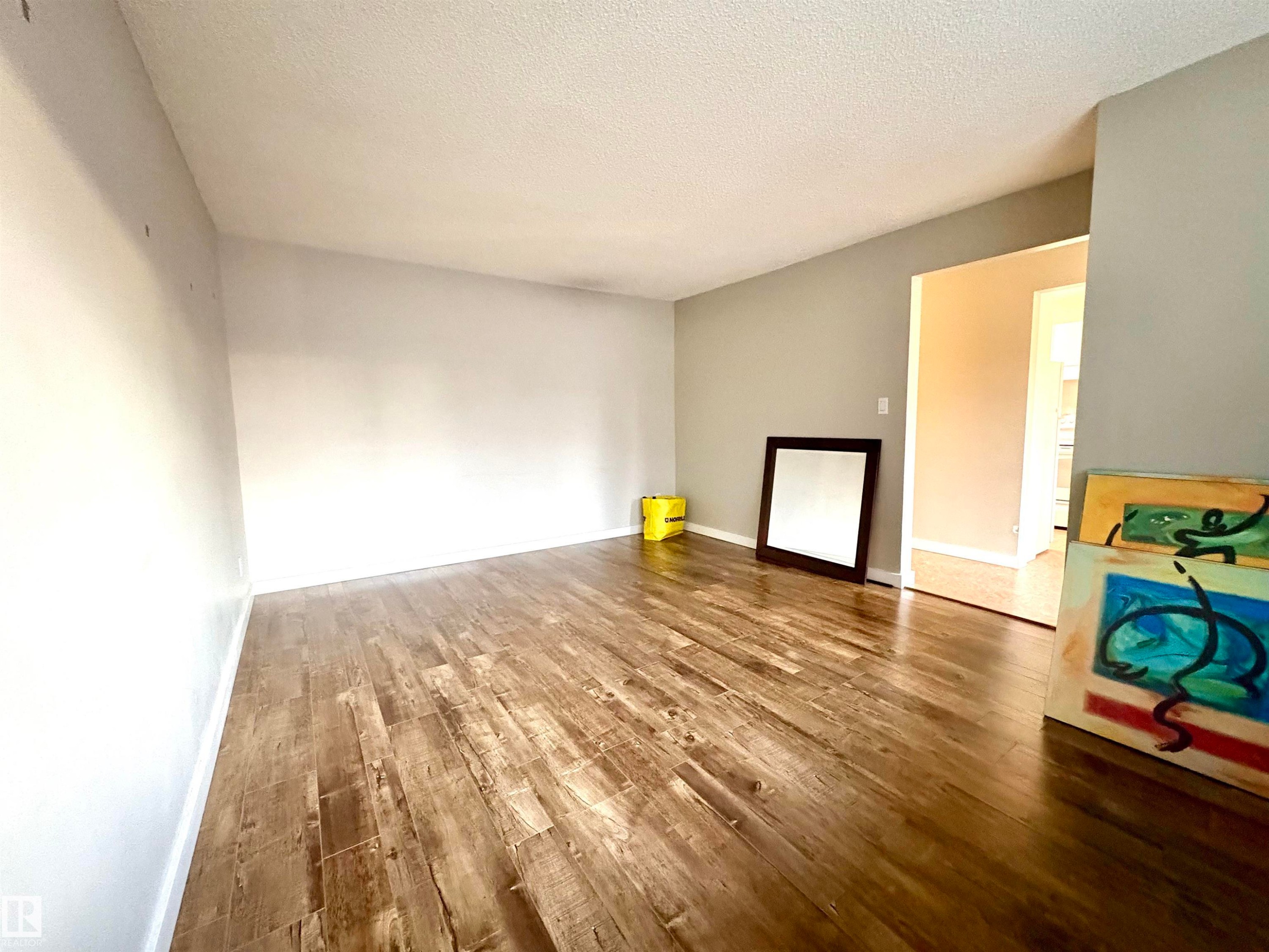 












170 LONDONDERRY SQUARE Square

,
Edmonton,




AB
T5C 3C4

