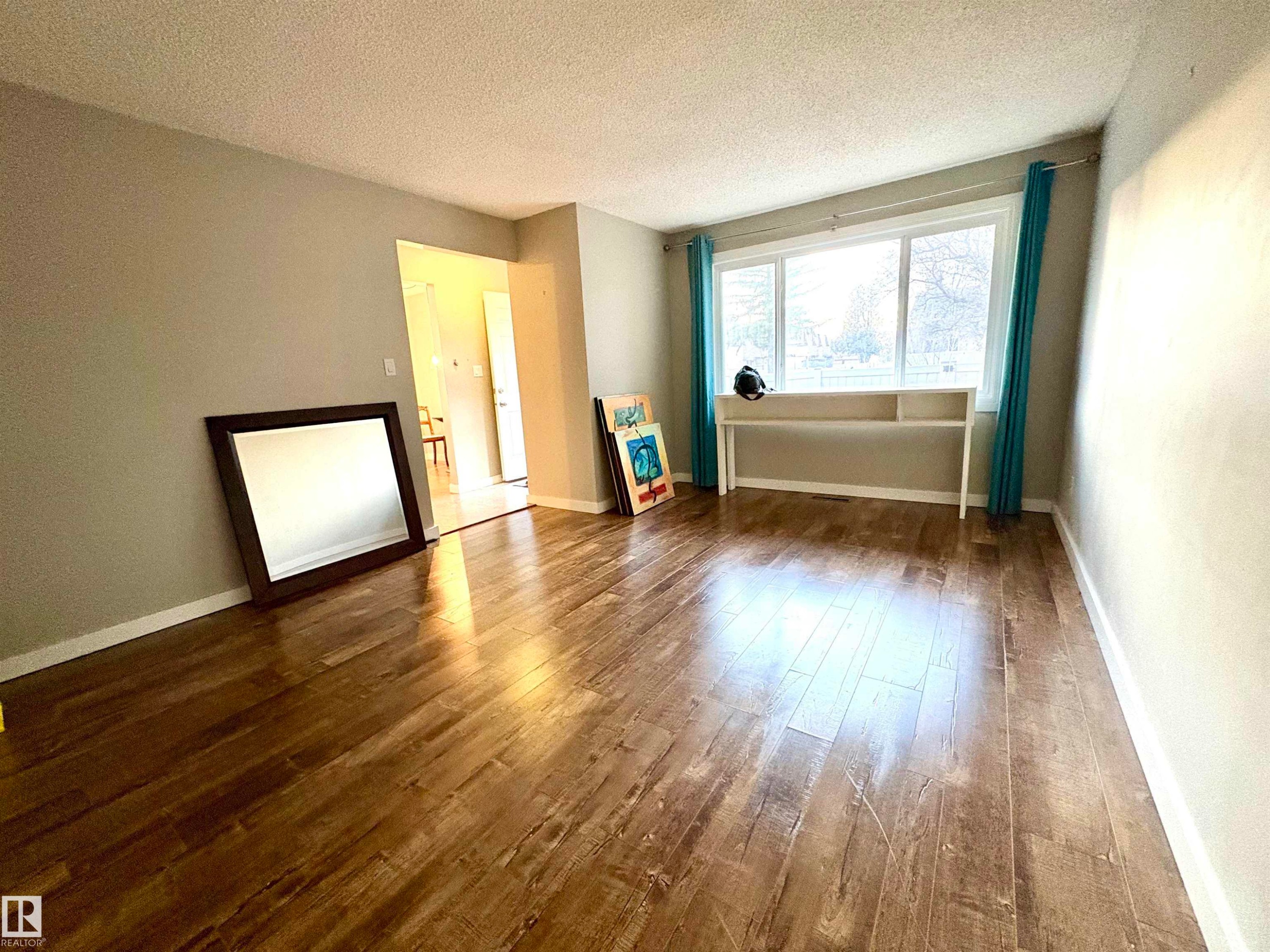 












170 LONDONDERRY SQUARE Square

,
Edmonton,




AB
T5C 3C4

