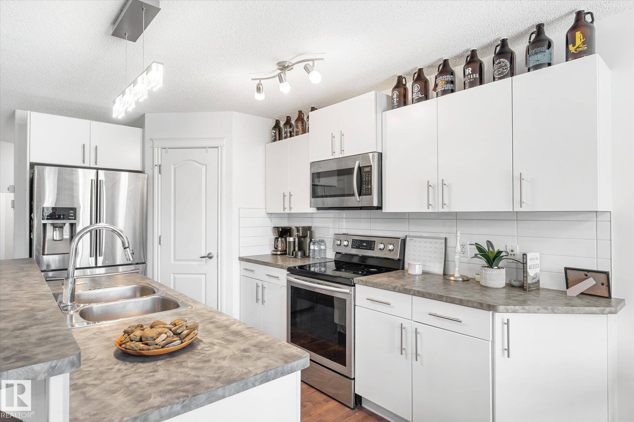 












17130 7A Avenue

,
Edmonton,




AB
T6W 0M5

