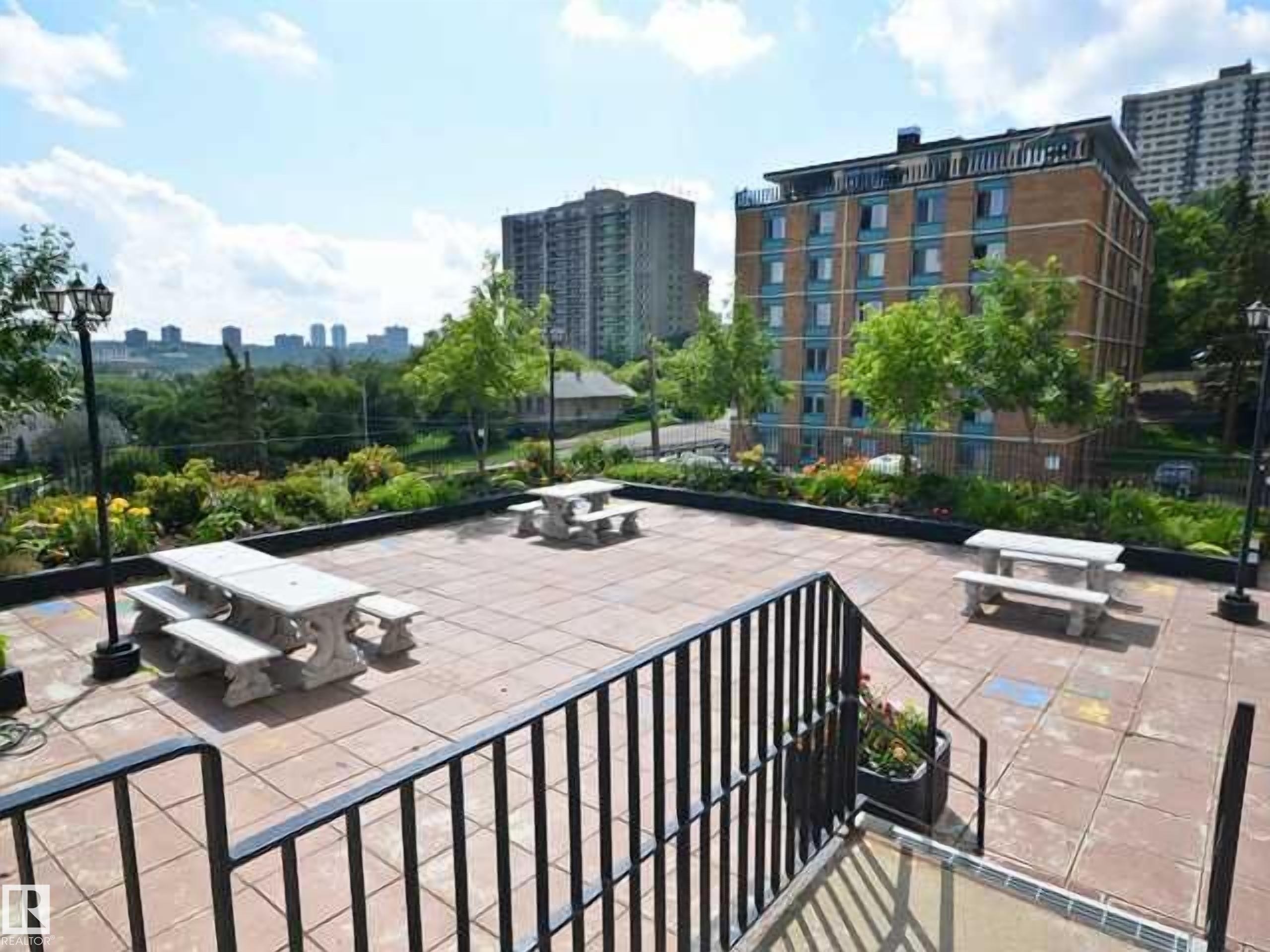 












1703 9918 101 Street

,
Edmonton,




AB
T5K 2L1

