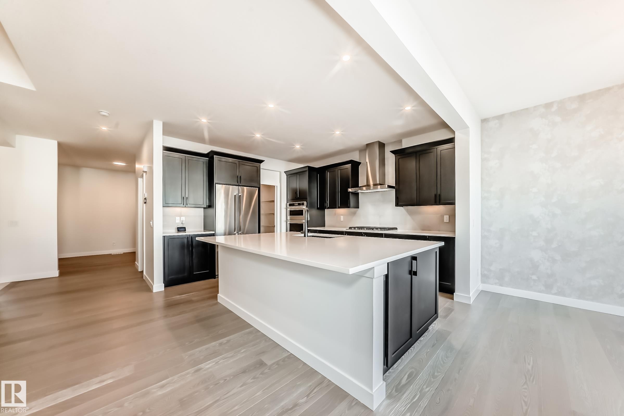 












4454 KINSELLA Green

,
Edmonton,




AB
T6W 5G2

