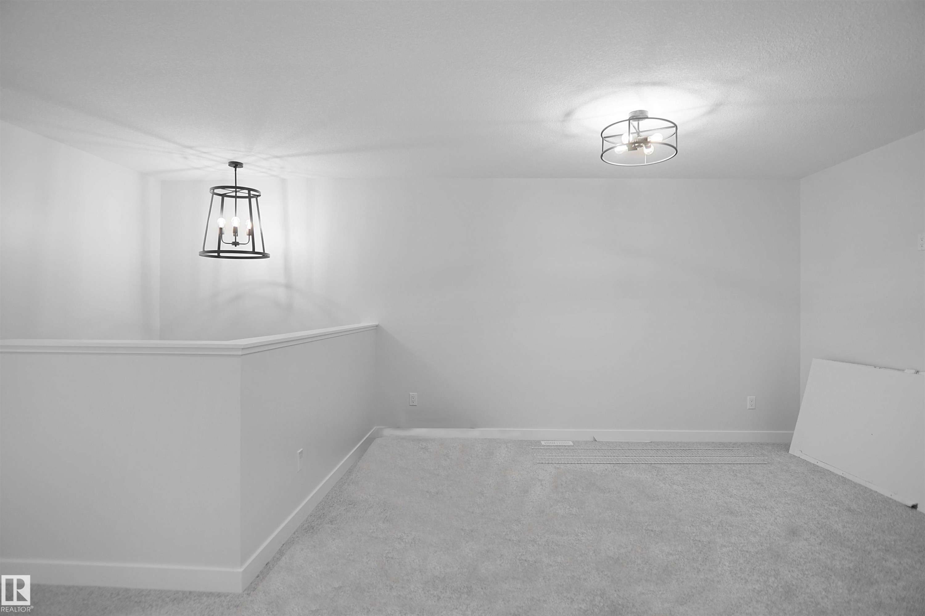 












17514 5A Street

,
Edmonton,




AB
T5Y 4E8

