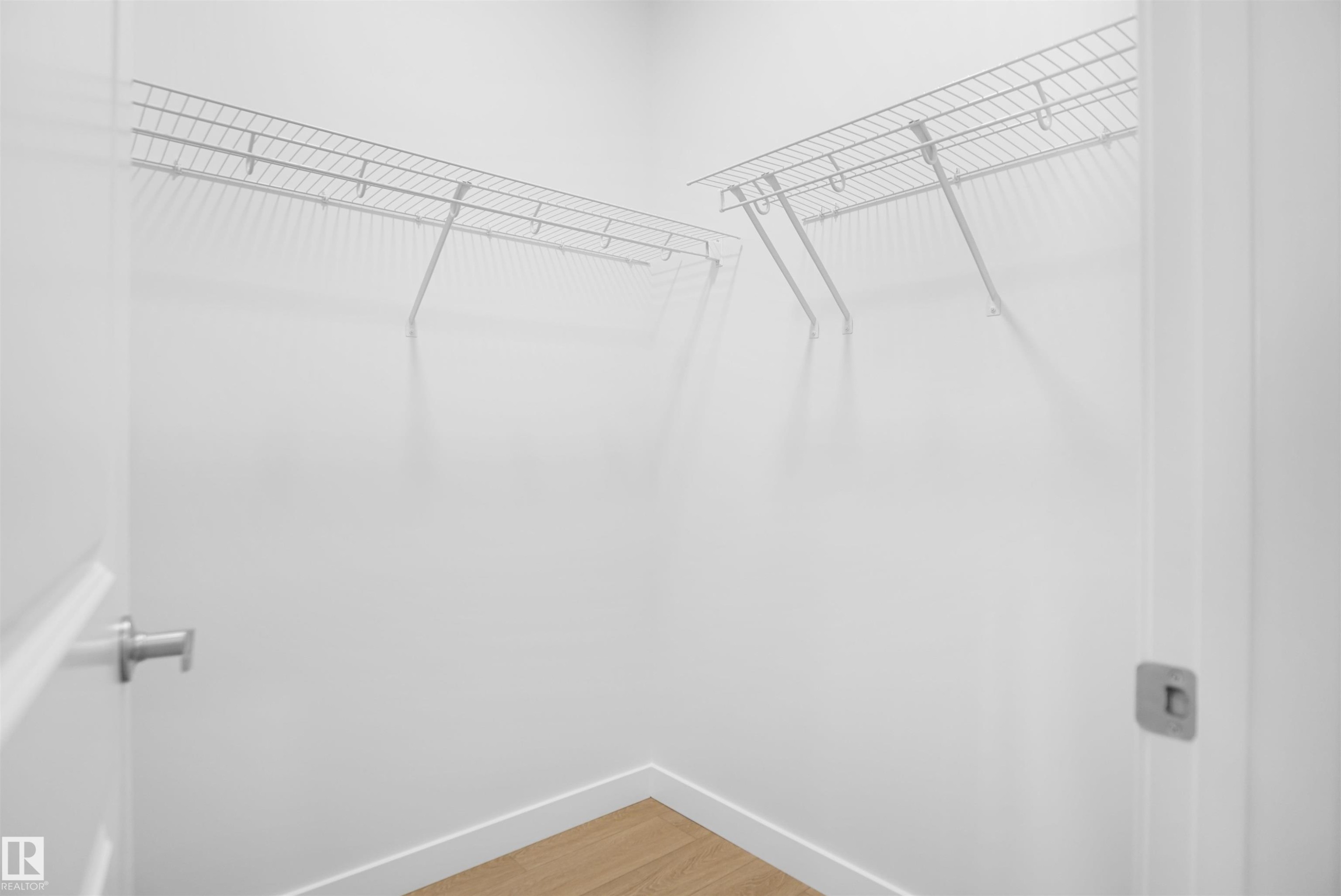 












17514 5A Street

,
Edmonton,




AB
T5Y 4E8

